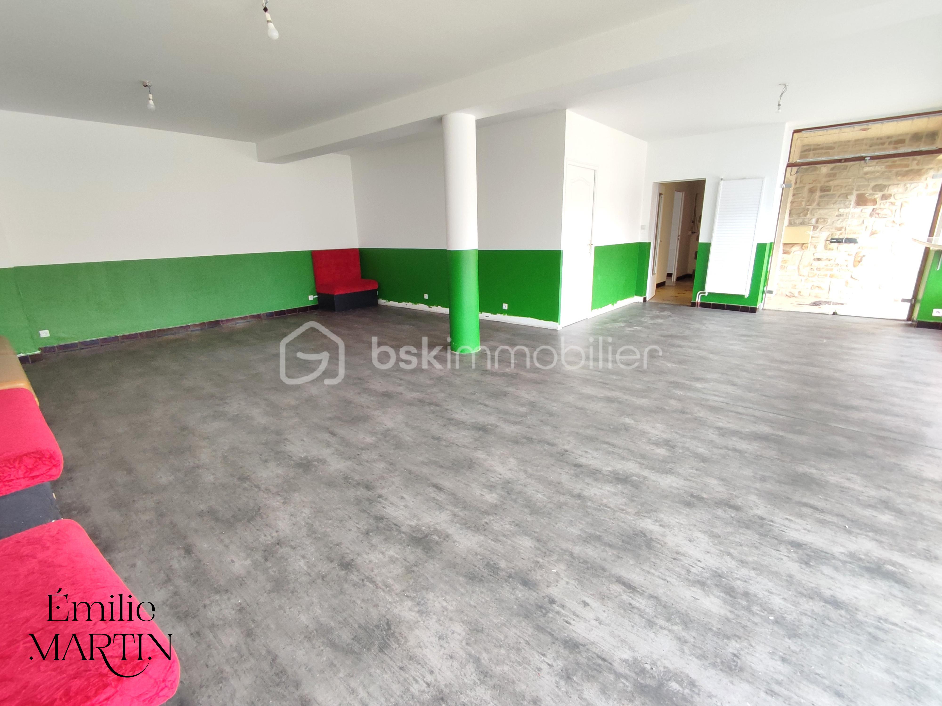 Local d activites de 388 m² - 9.png