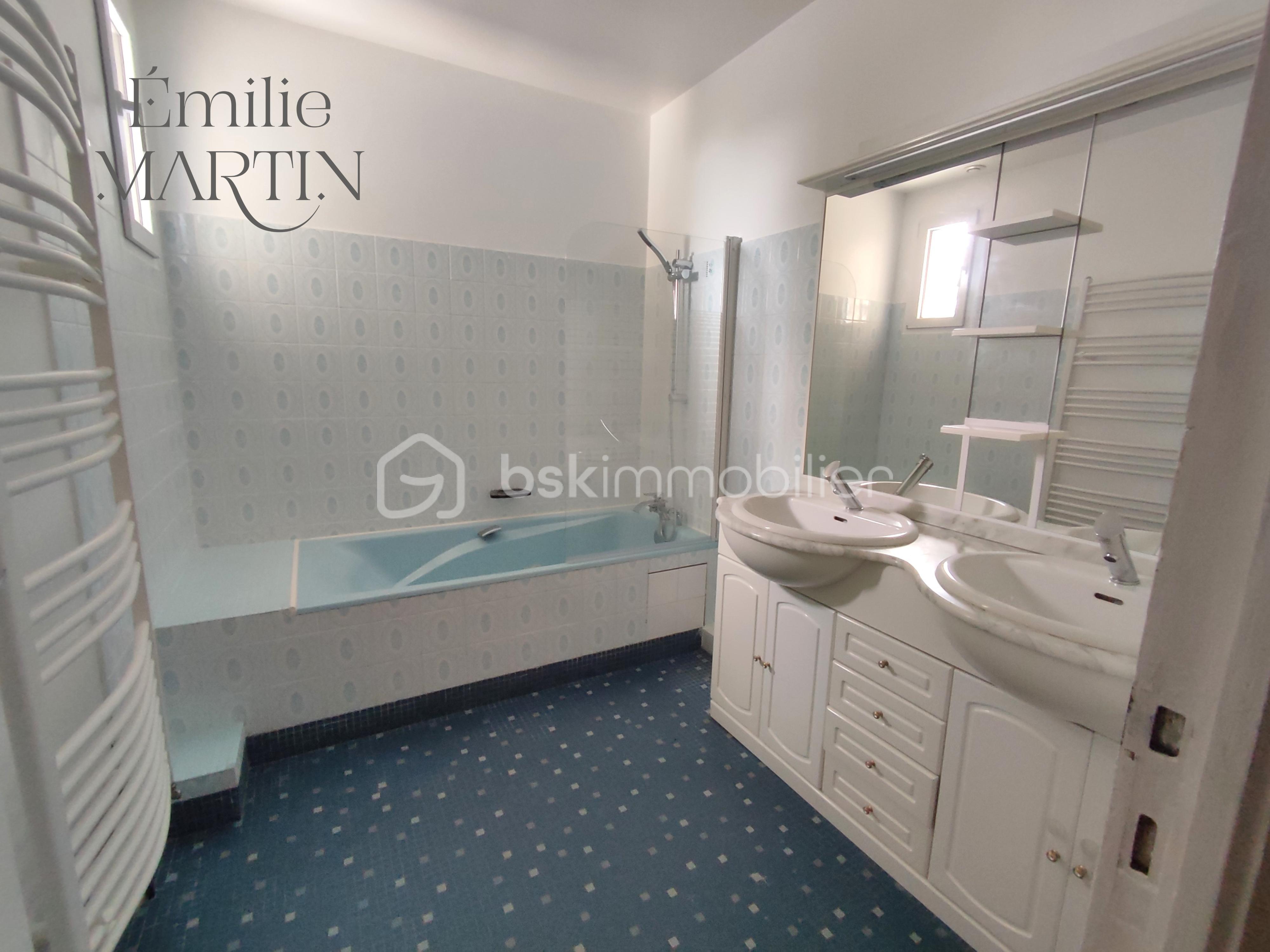 Local d activites de 388 m² - 15.png