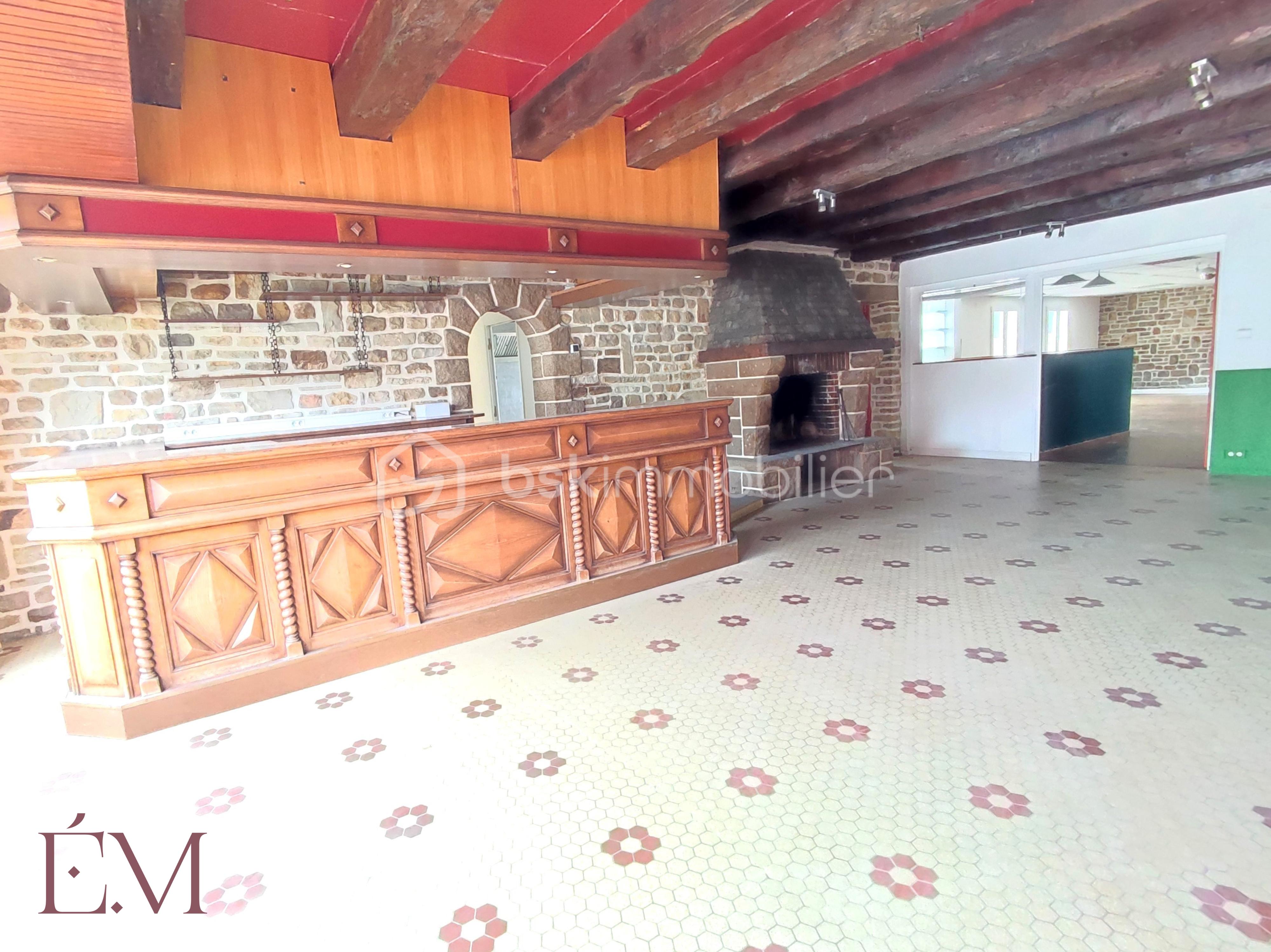 Local d activites de 388 m² - 5.png