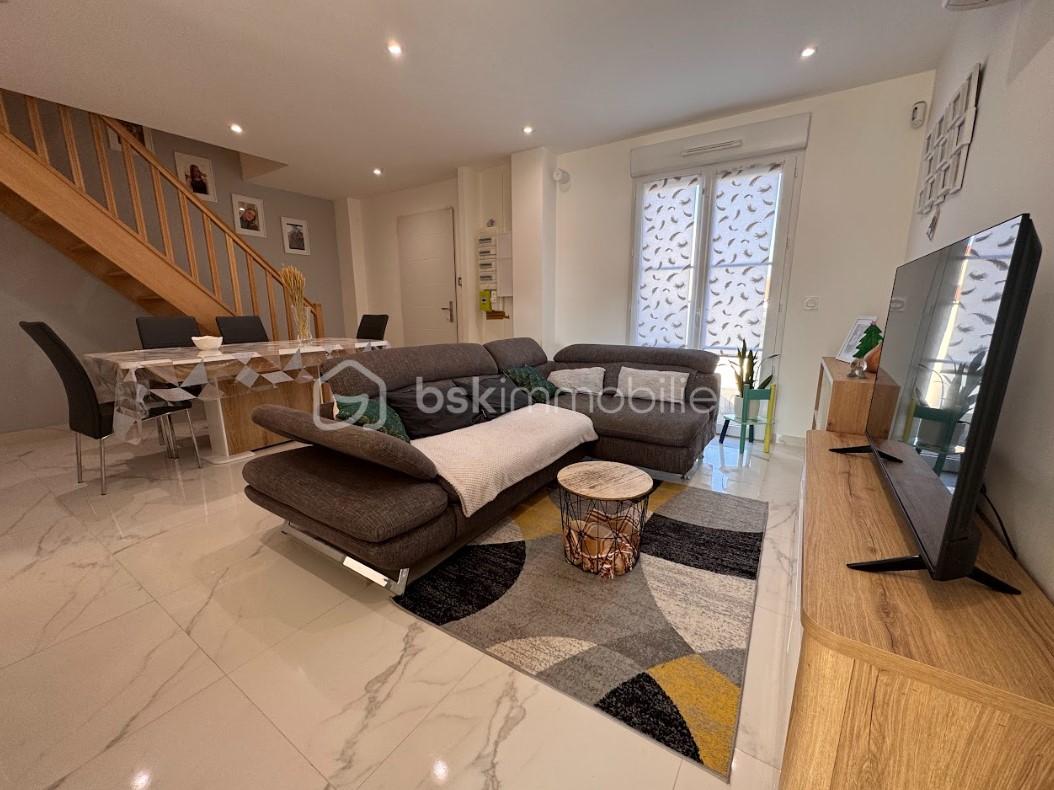 Maison traditionnelle de 90 m² - Sejour.jpg