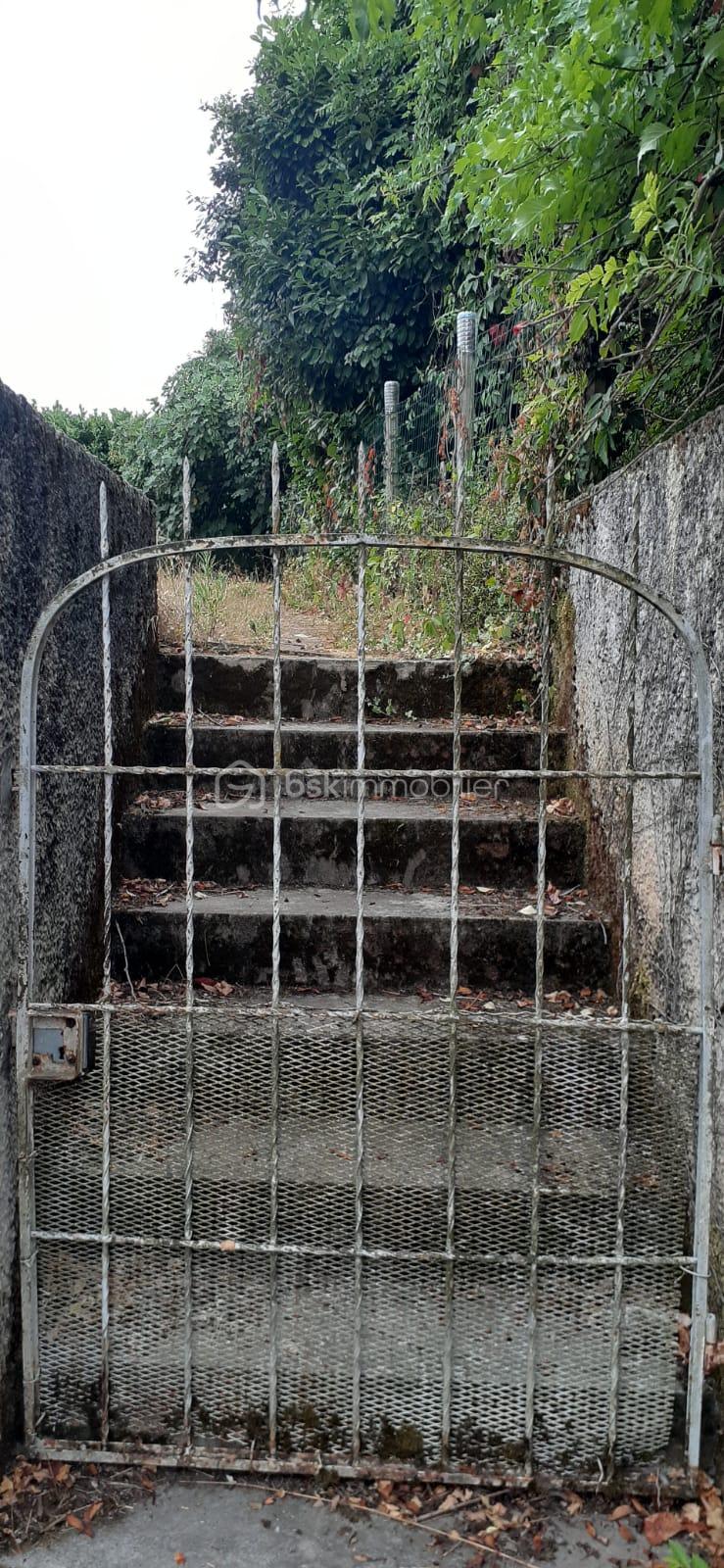 Terrain de 425 m² - entree jardin.jpg