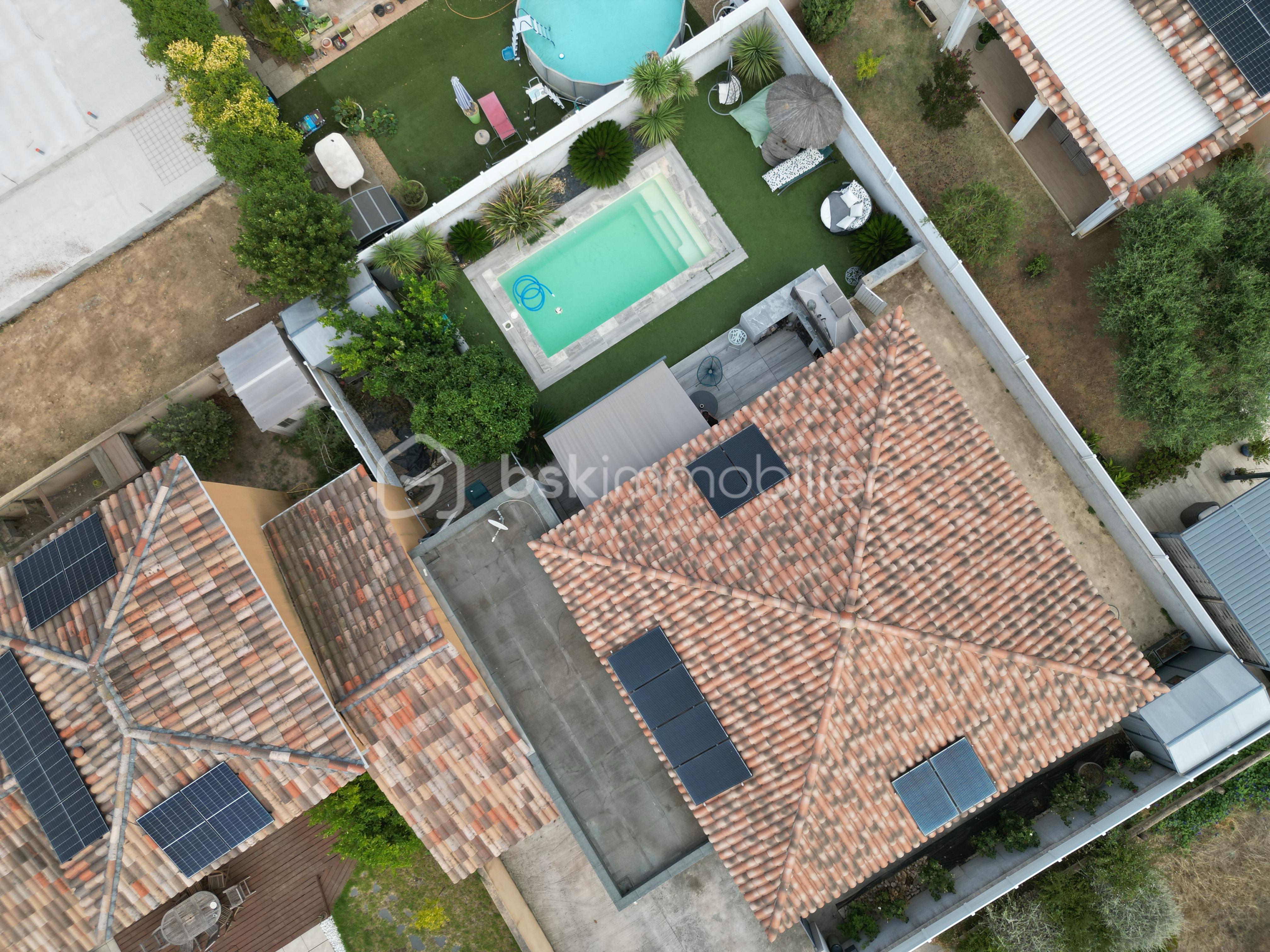 Maison de 100 m² - dji_fly_20250814_100254_778_1756200194563_photo.jpeg