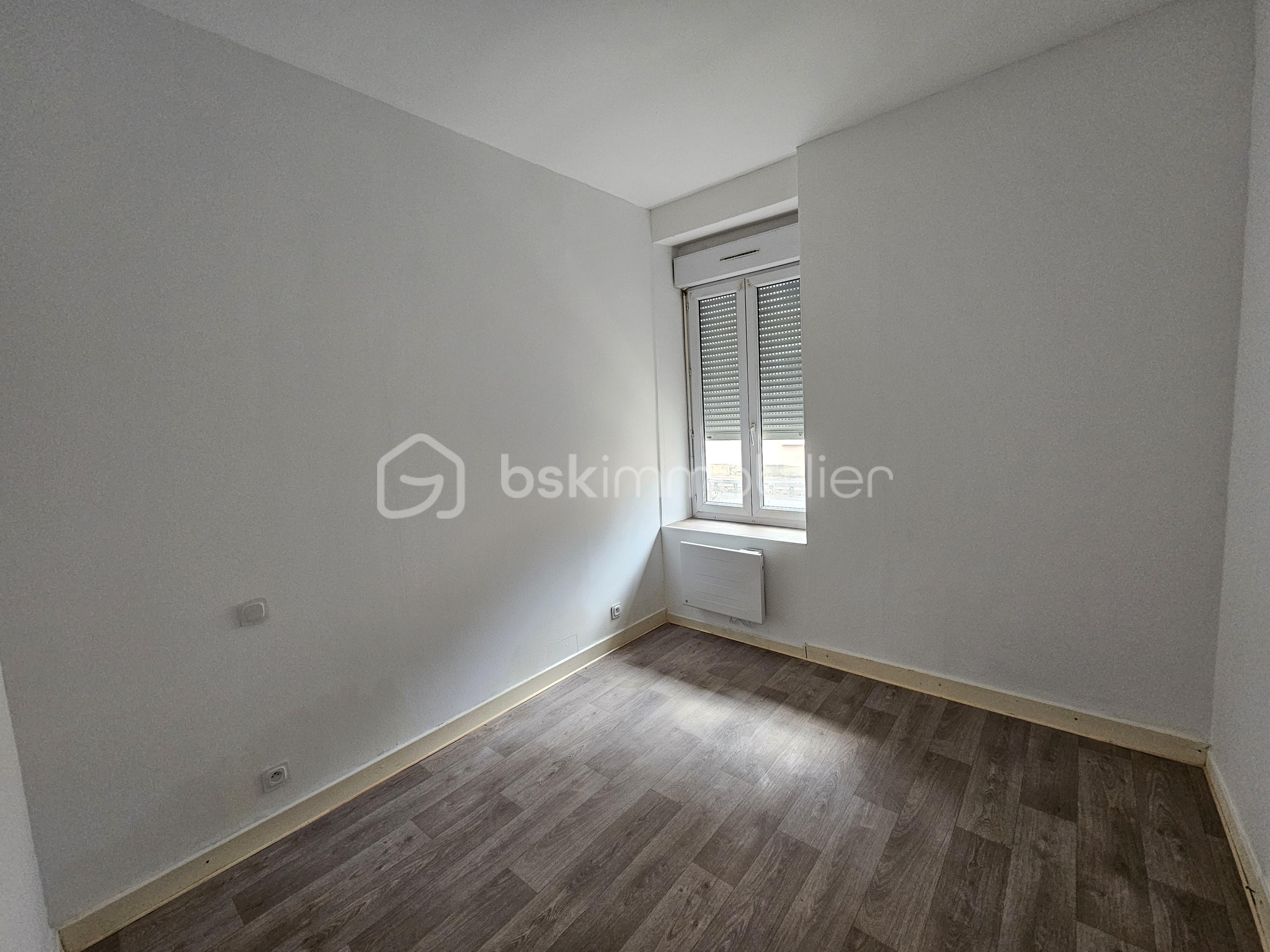 Immeuble de 293,40 m² - Lot N°1 - Chambre 1.jpg