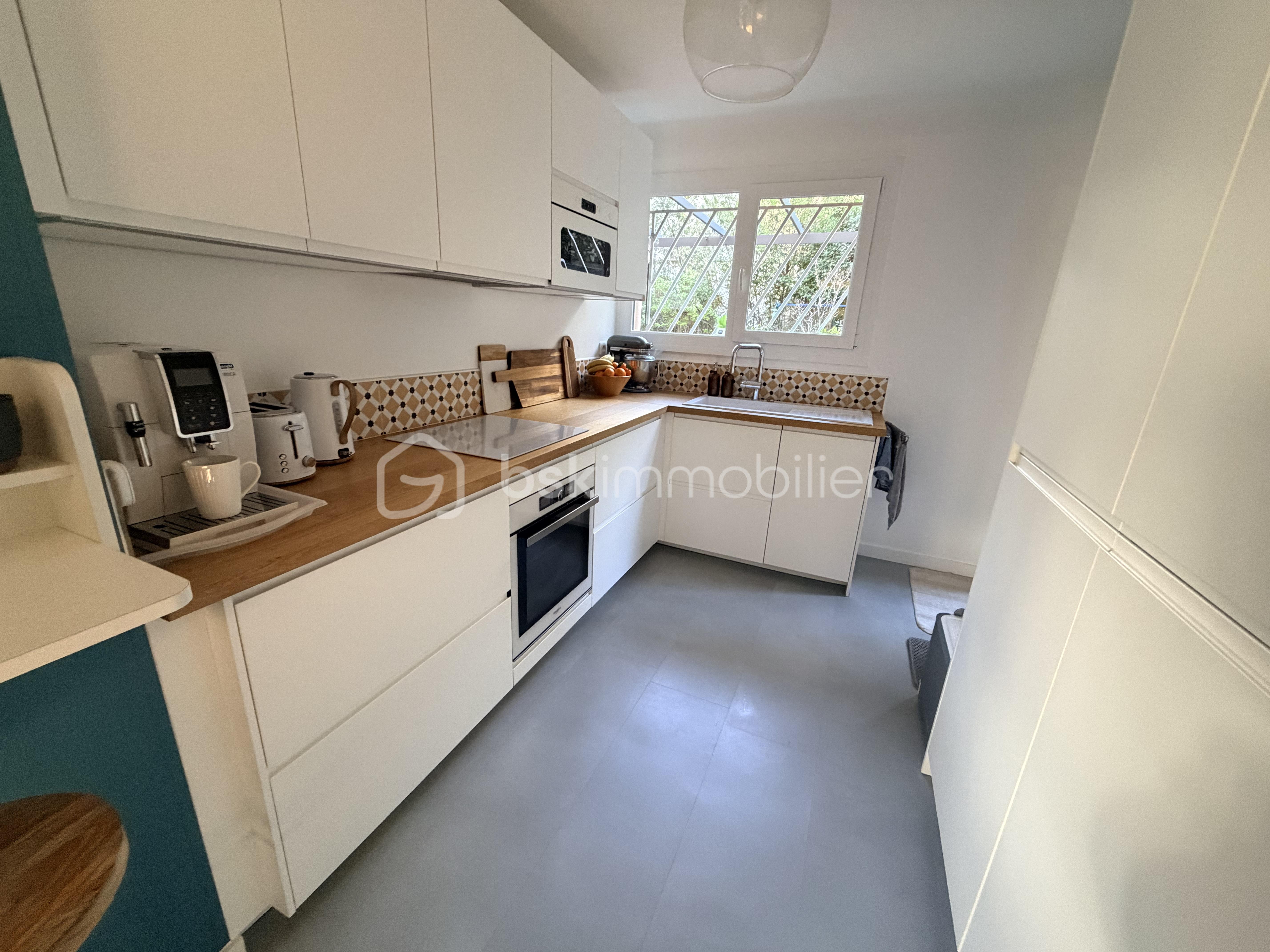 Appartement de 71 m² - Cuisine vue jardin.jpg