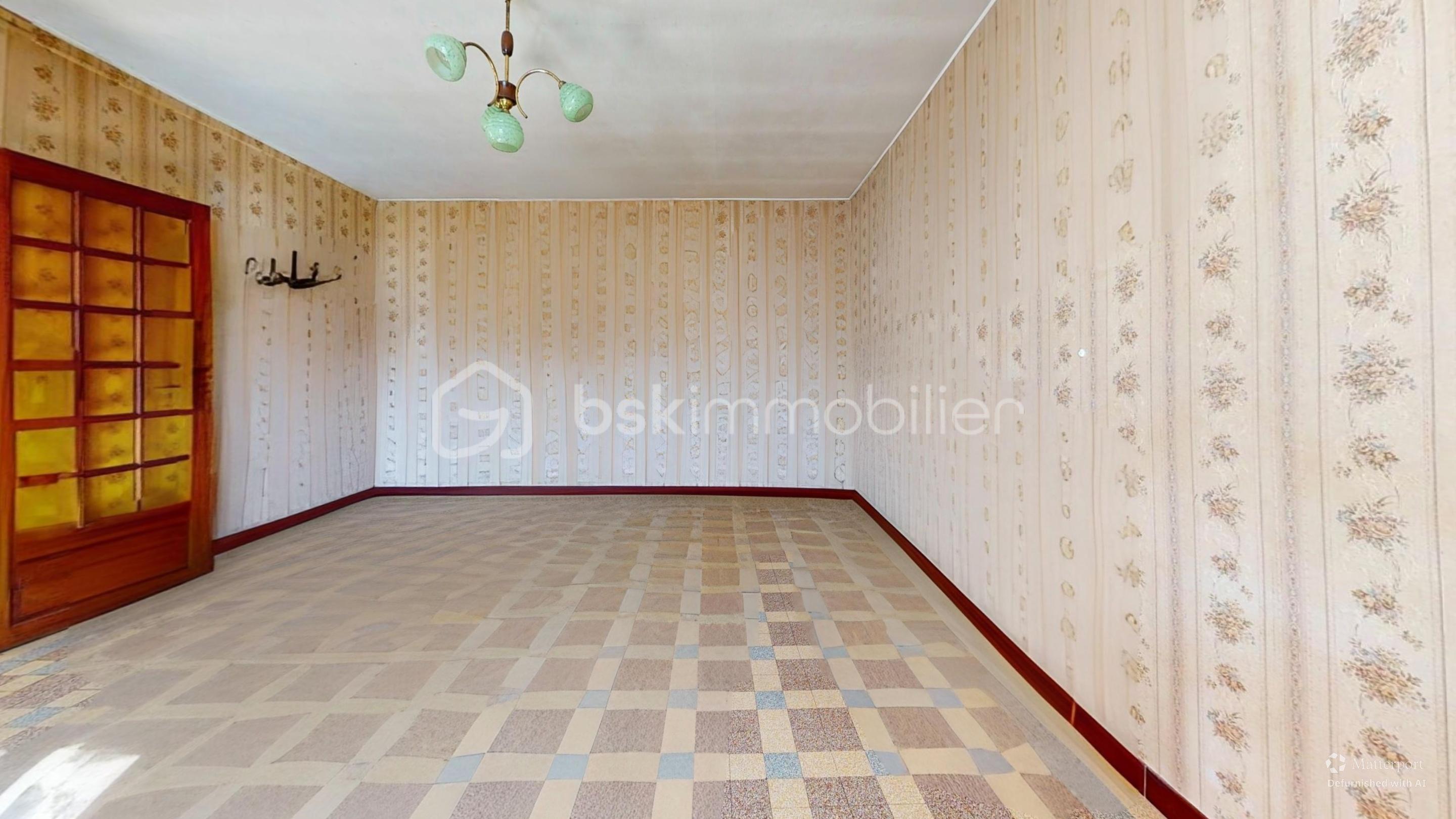 7-Les-Gauchers-Dining-Room-Defurnished.jpg