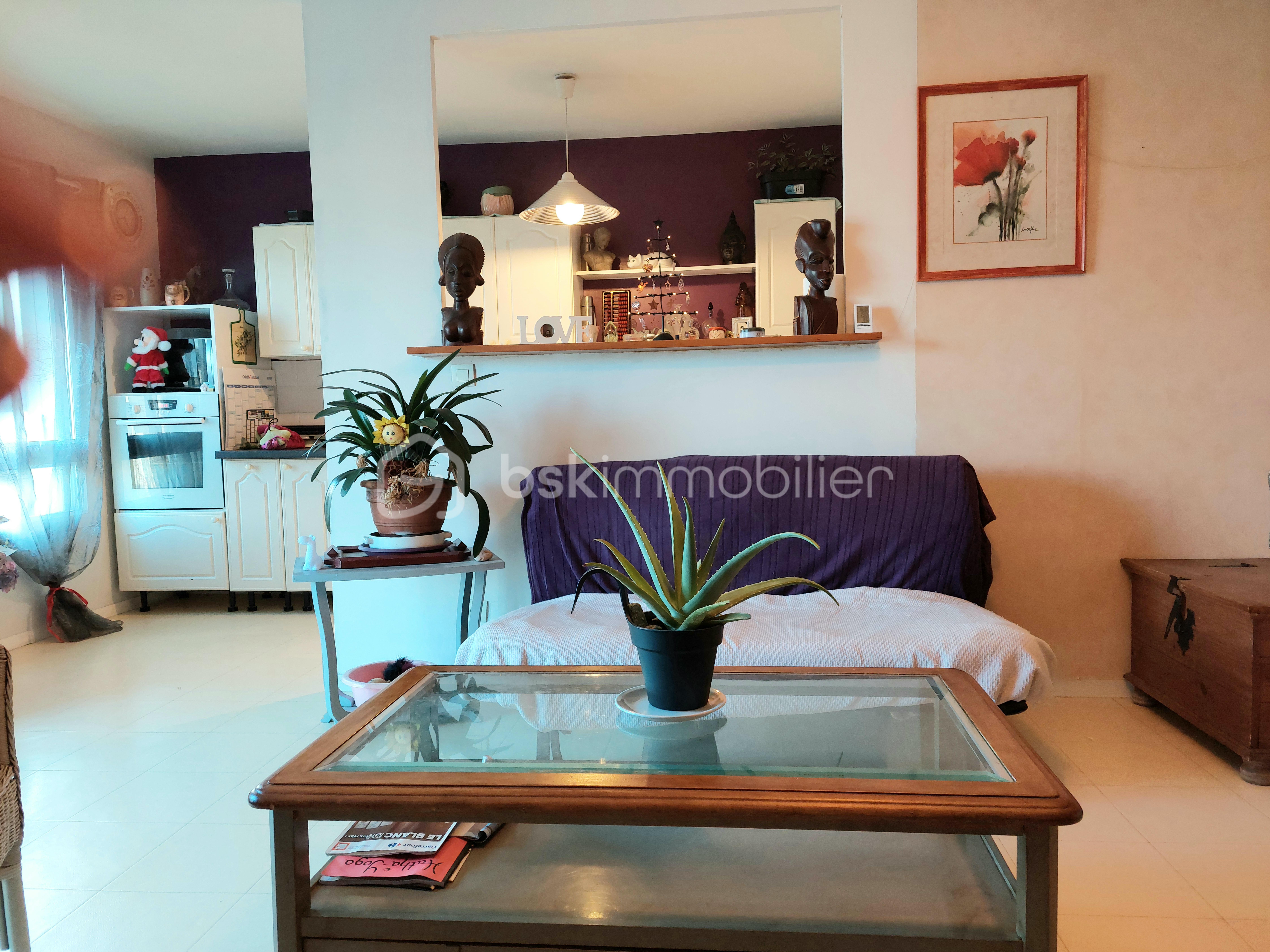 Appartement de 66 m² - PHOTO CANAPE.jpg