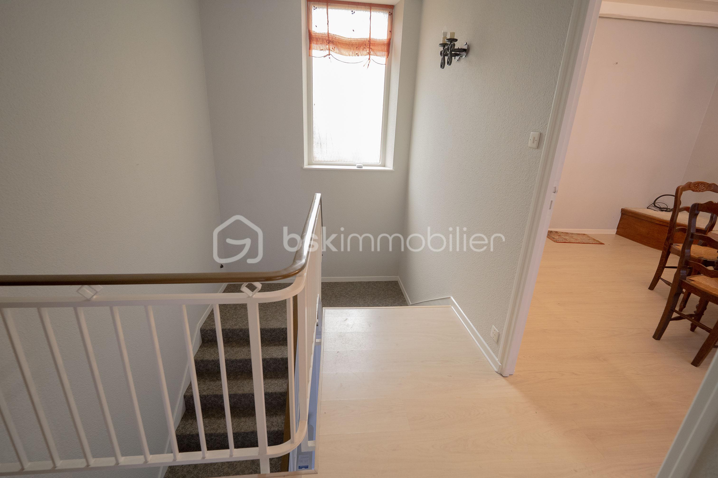 Maison traditionnelle de 320 m² - Escalier 1.jpg