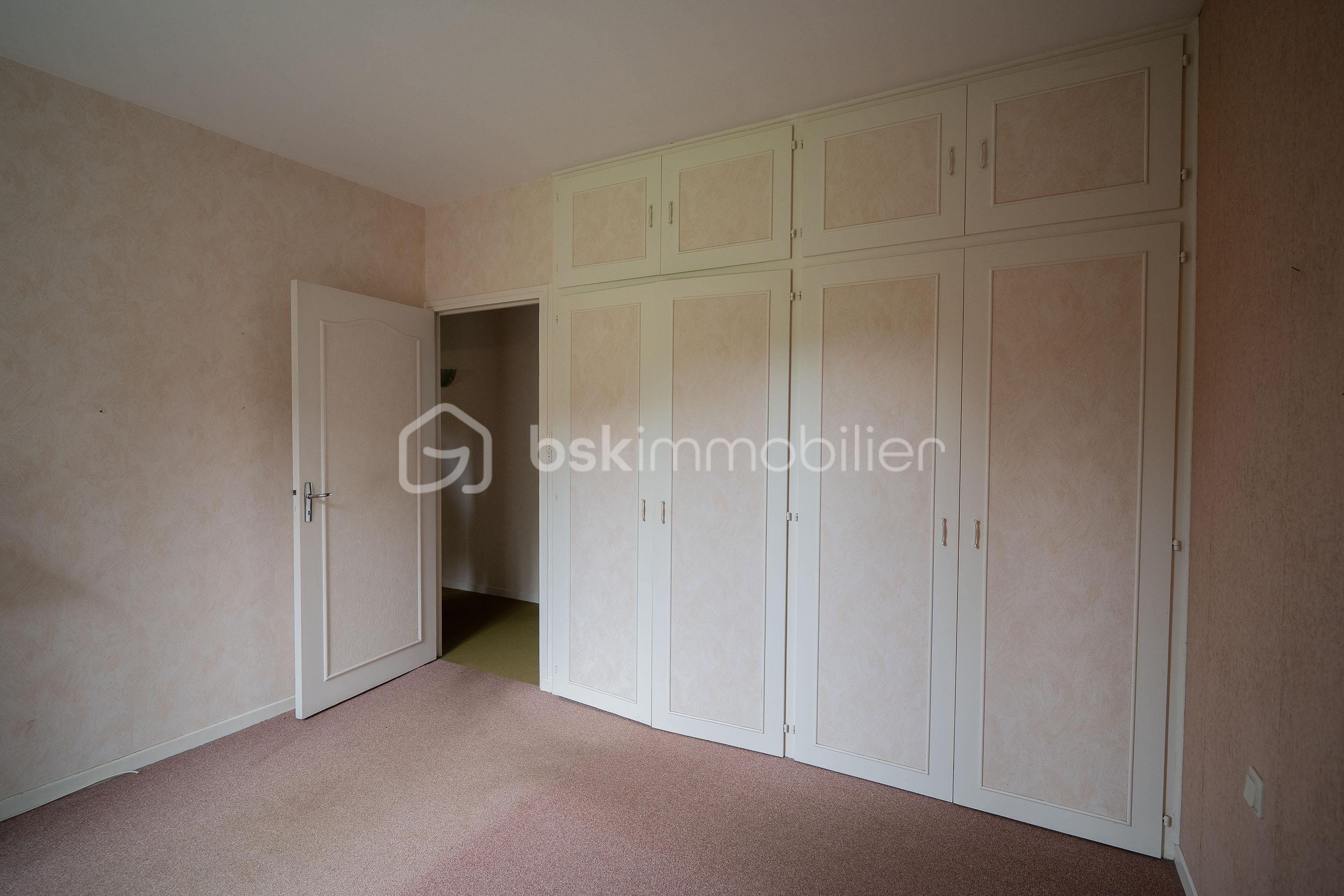 Maison traditionnelle de 320 m² - Chambre etage 3.jpg