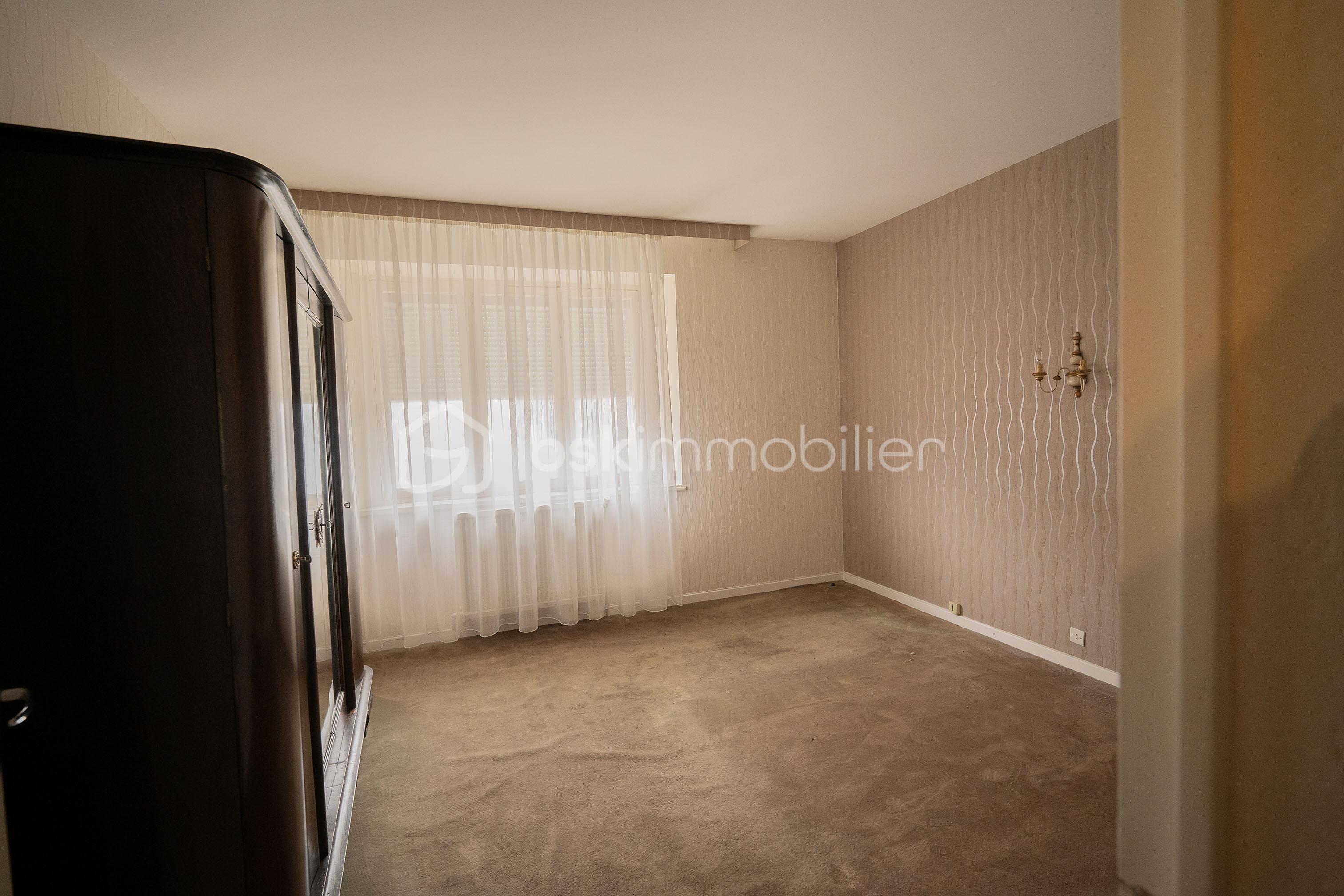 Maison traditionnelle de 320 m² - Chambre etage 1.jpg