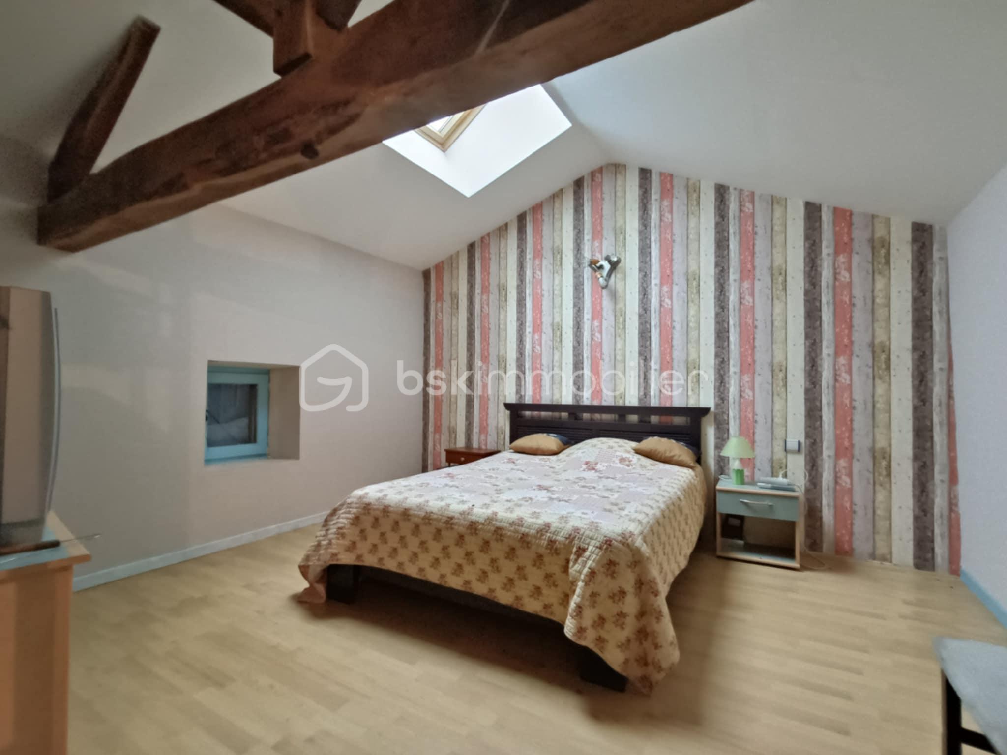 Maison en pierre de 113 m² - 26559bad-e7f5-4df9-98fd-67cc084e62c5.jpg