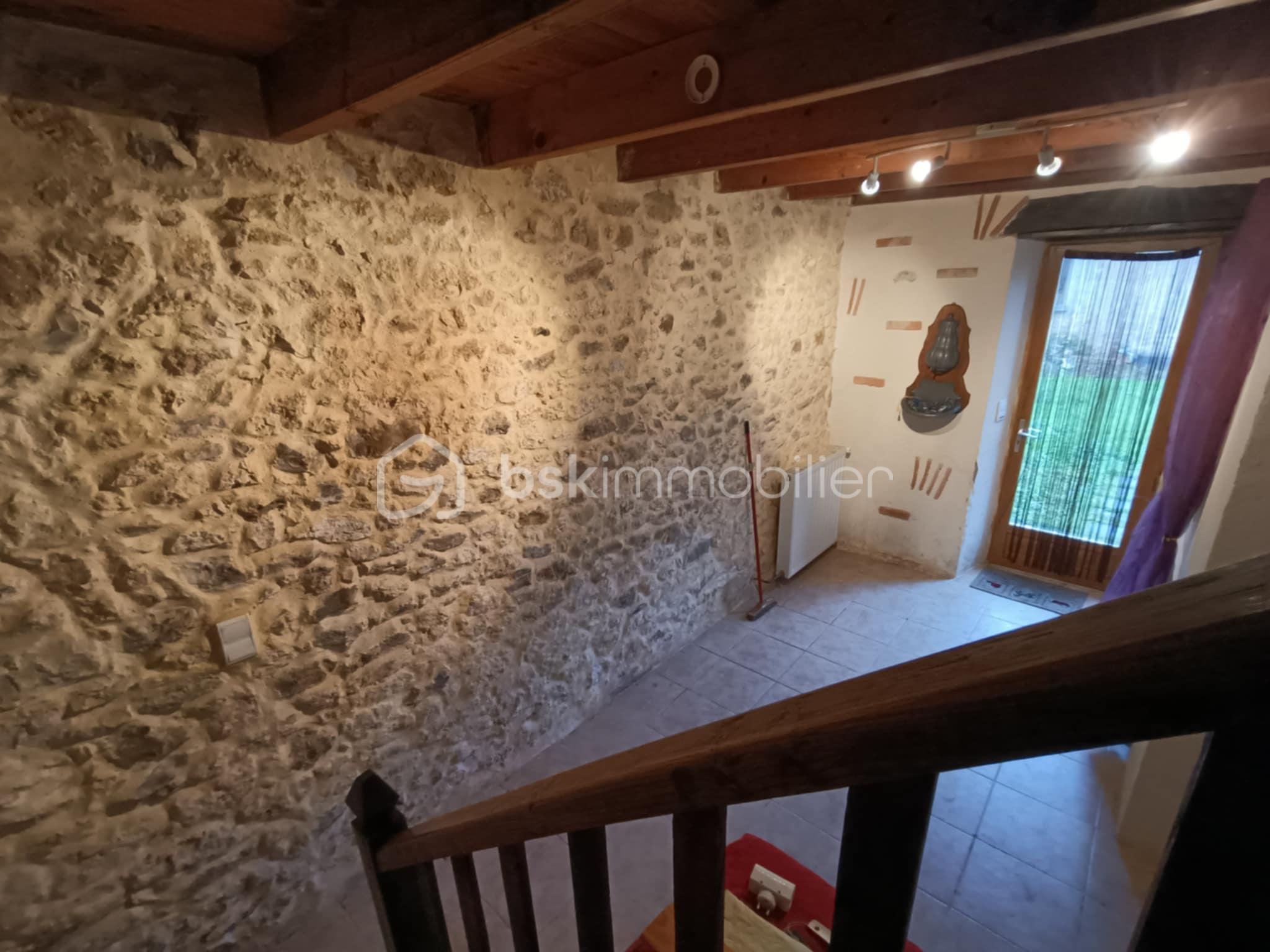 Maison en pierre de 113 m² - 0f352ba5-e76d-40e2-a15a-9d86b9892ecf.jpg