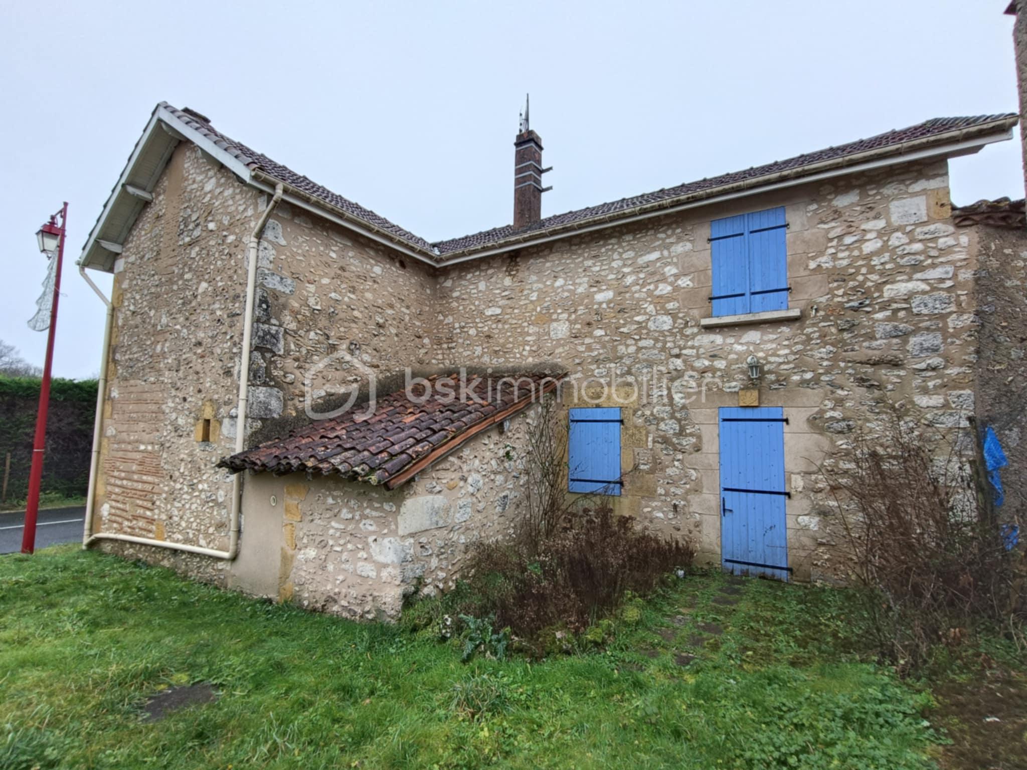 Maison en pierre de 113 m² - 4afcbd74-e503-4135-994e-b414dfaec9c9.jpg