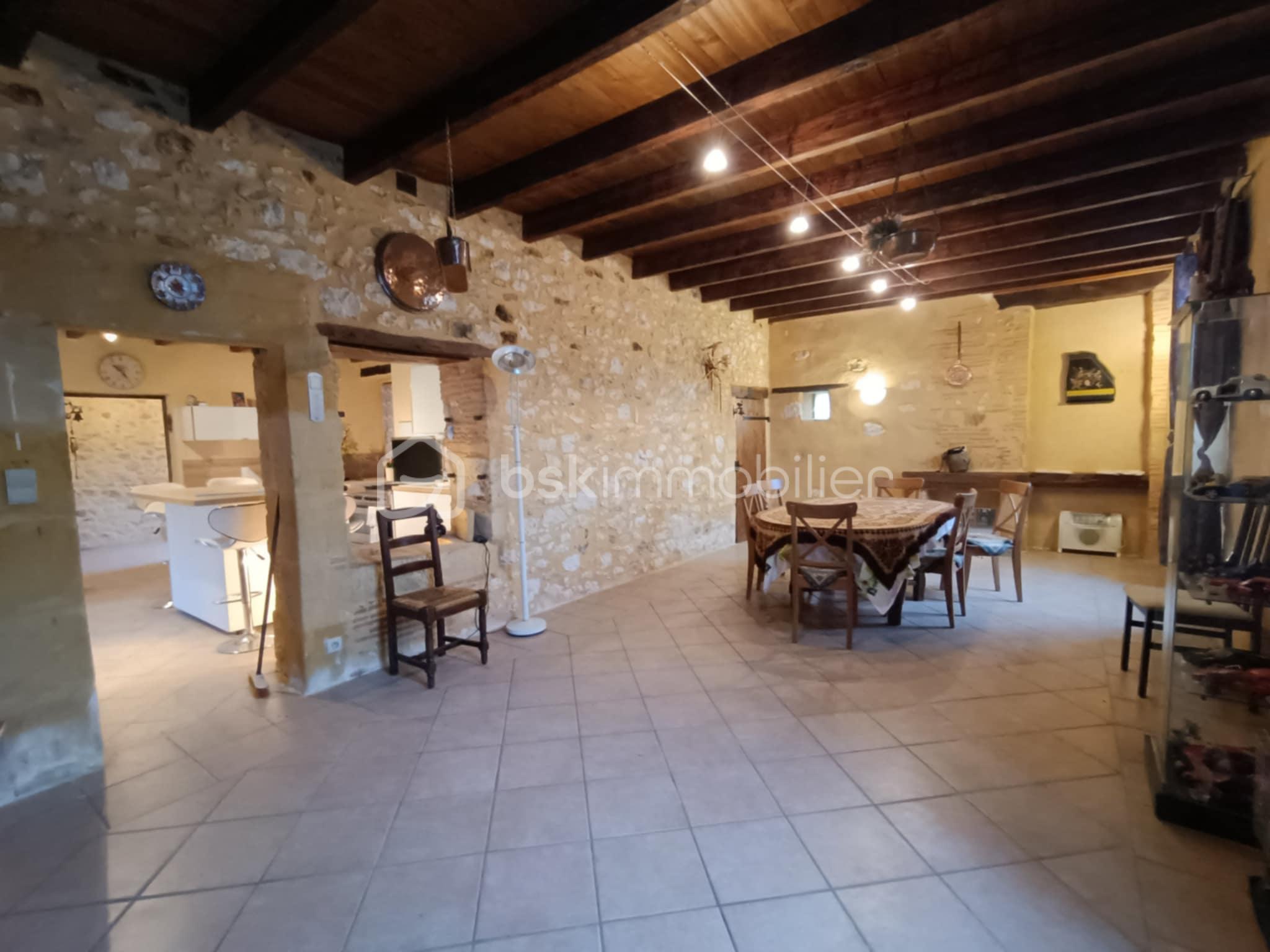 Maison en pierre de 113 m² - 57c31b6a-3d7b-4bba-b066-23c00bbf90c4.jpg