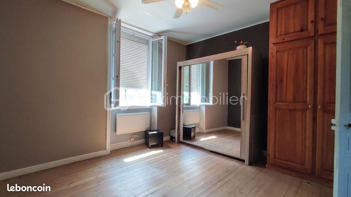 Maison de village de 133 m² - chambre bas.jpg