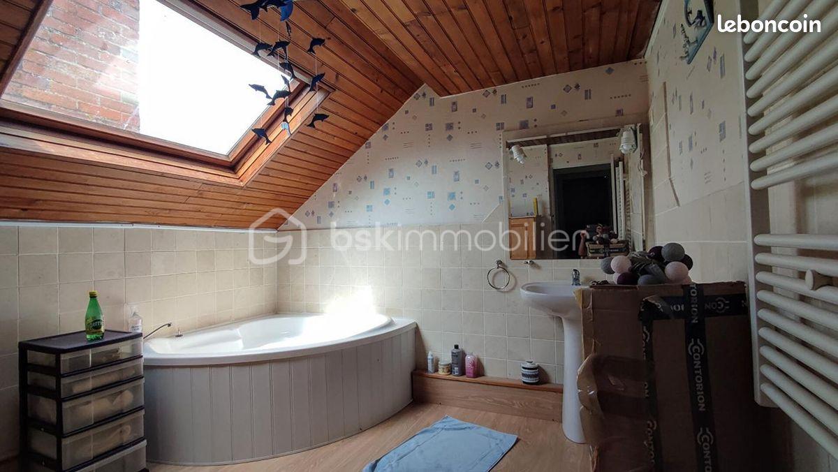 Maison de village de 133 m² - sdb h.jpg