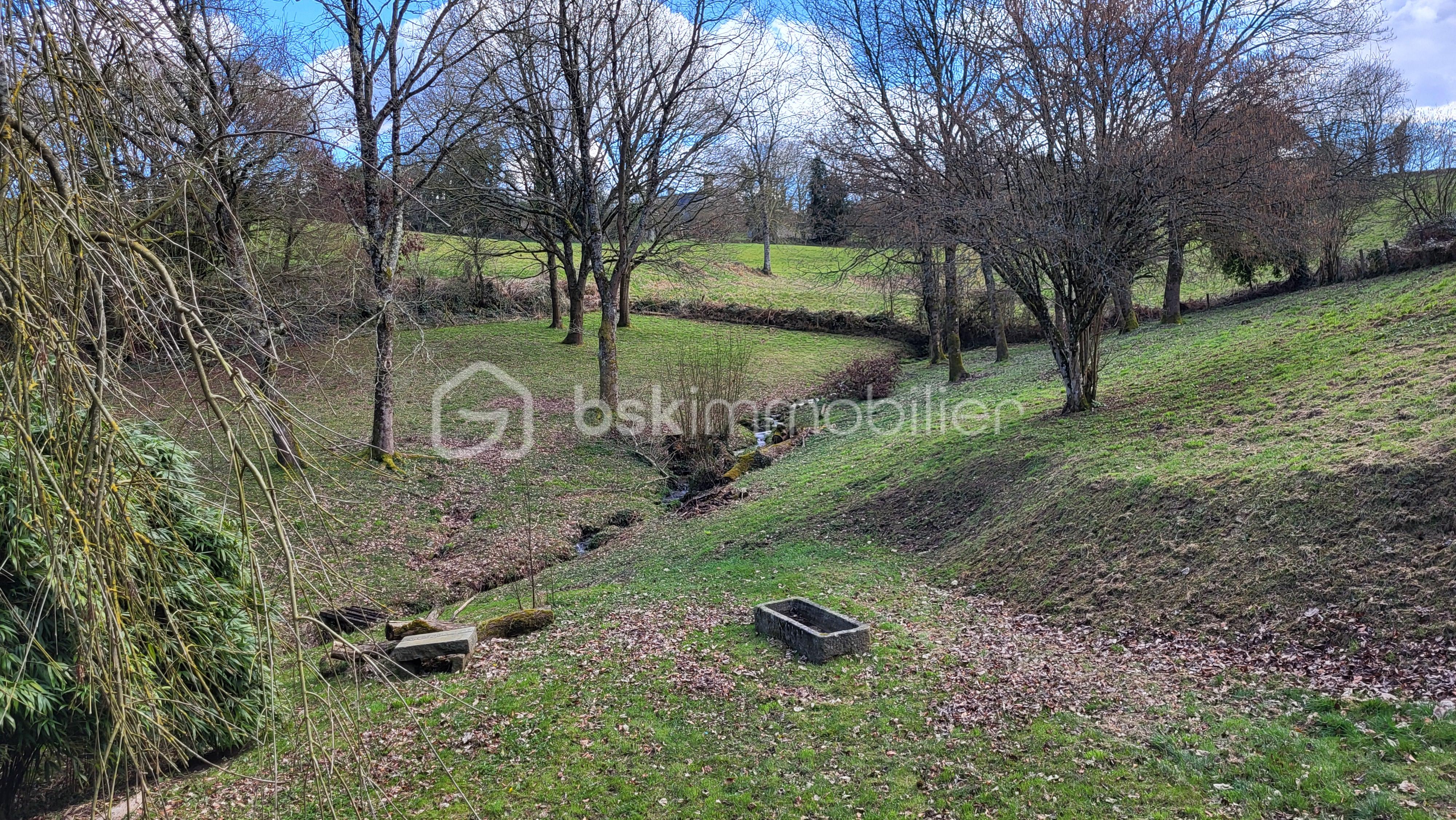 Maison en pierre de 95 m² - TEAL terrain ple vers haut du ruisseau.jpg