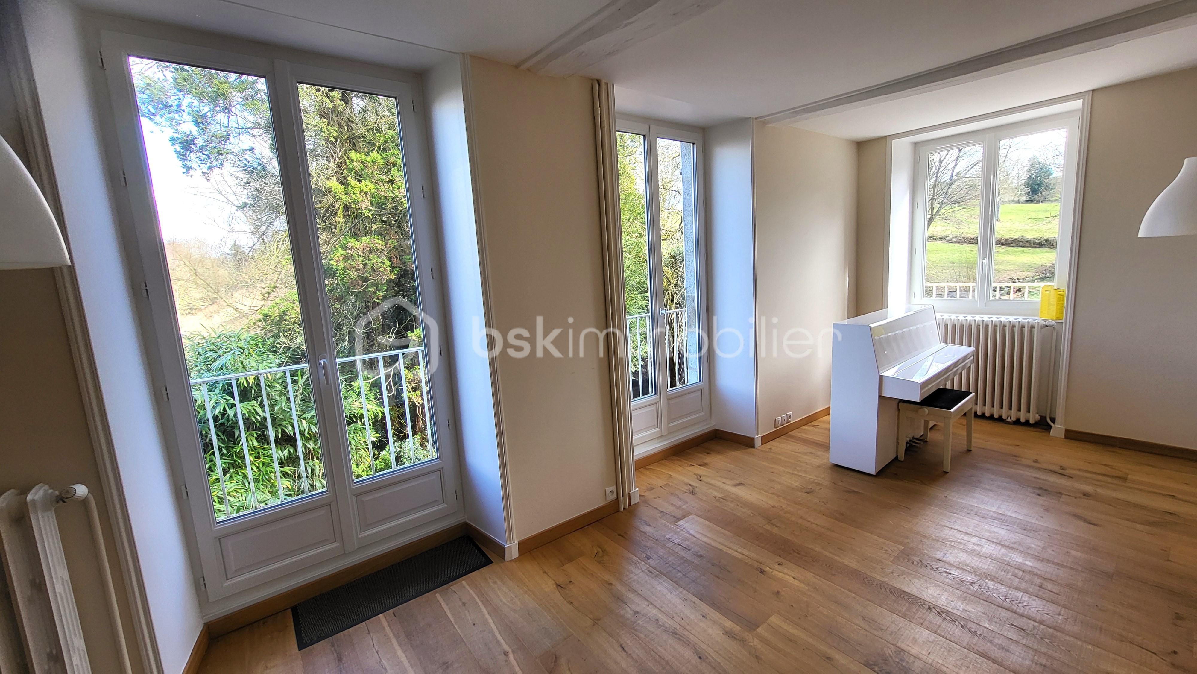 Maison en pierre de 95 m² - TEAL séjour portes .jpg
