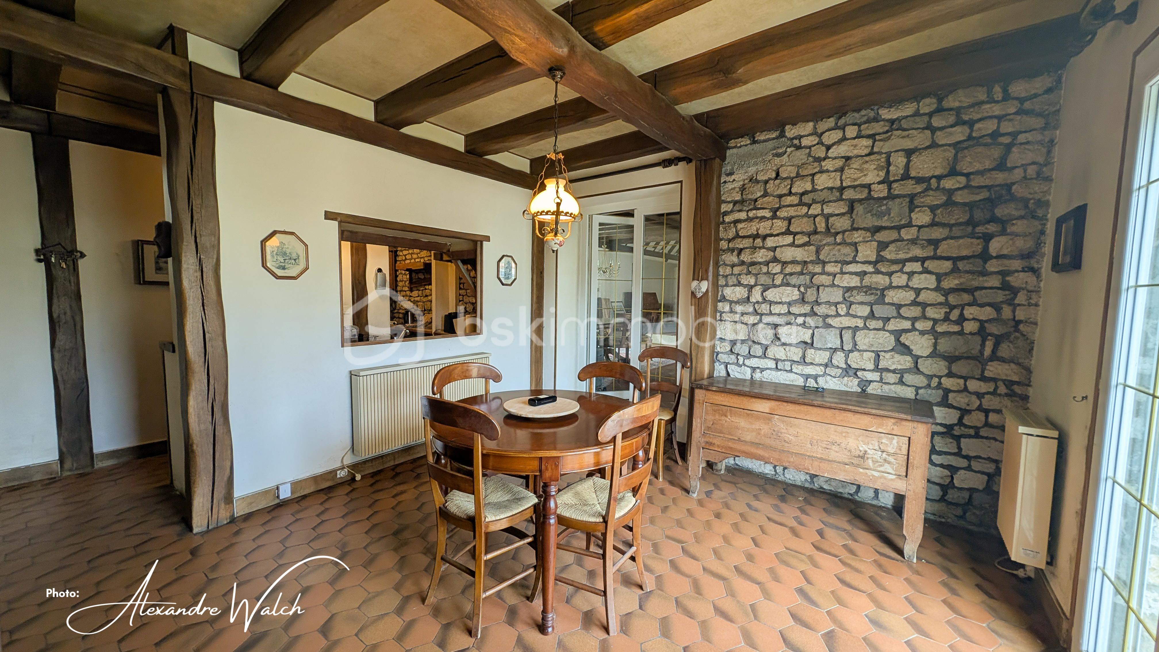 Maison ancienne de 198 m² - signaturePXL_20251031_104048566.MP.jpg