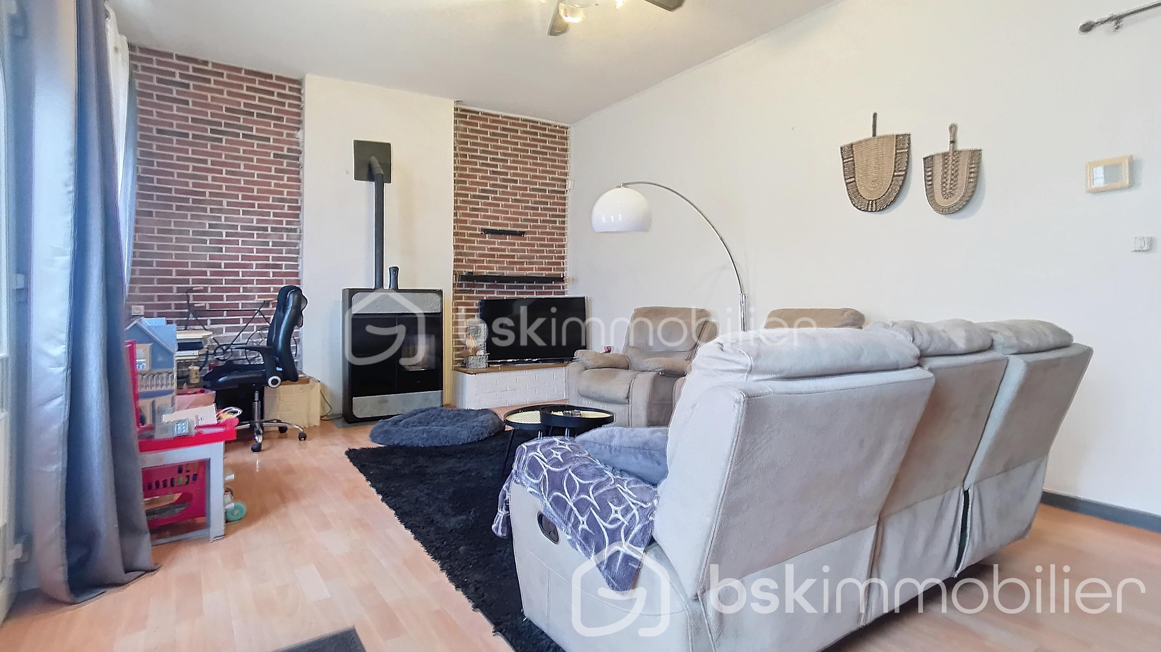 Maison de village de 100 m² - aYVoybG5iR2x2ZEhScC0yMDI0MDkwMzE0MzUyOA_20240903144543_47649_ea2e393.jpg