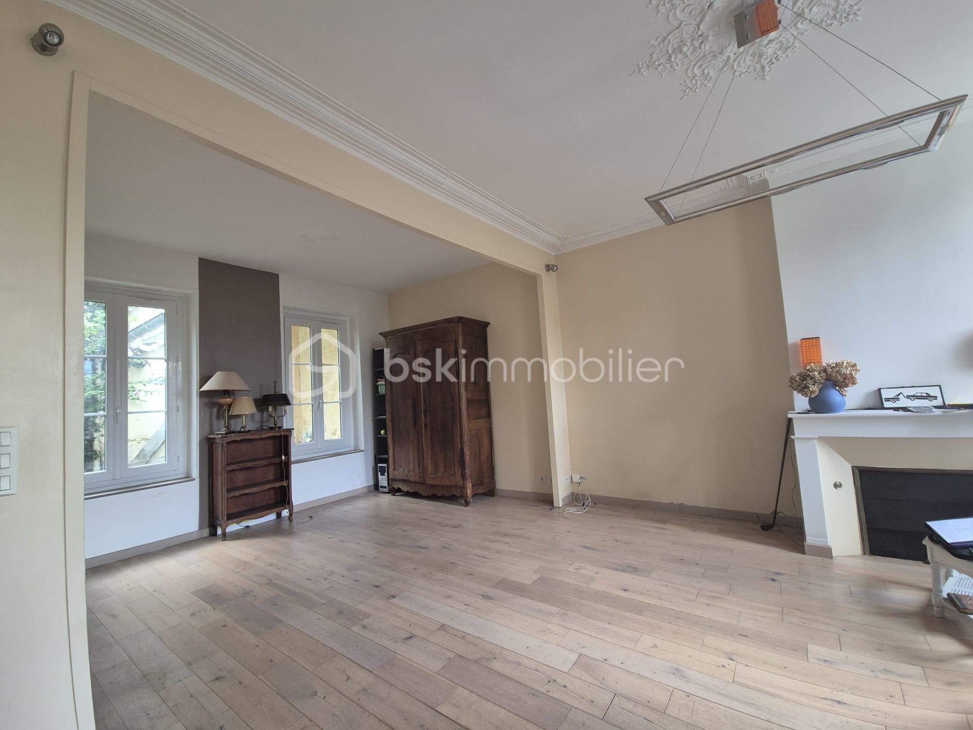 Maison de ville de 168 m² - WhatsApp Image 2025-09-02 à 02.27.44_b37e27a6.jpg