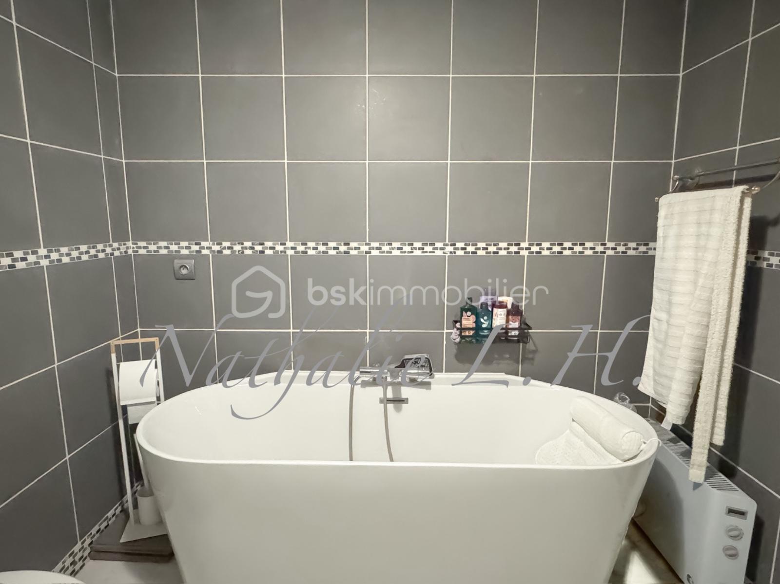 Demeure de 240 m² - IMG-20250617-WA0031(1).jpg