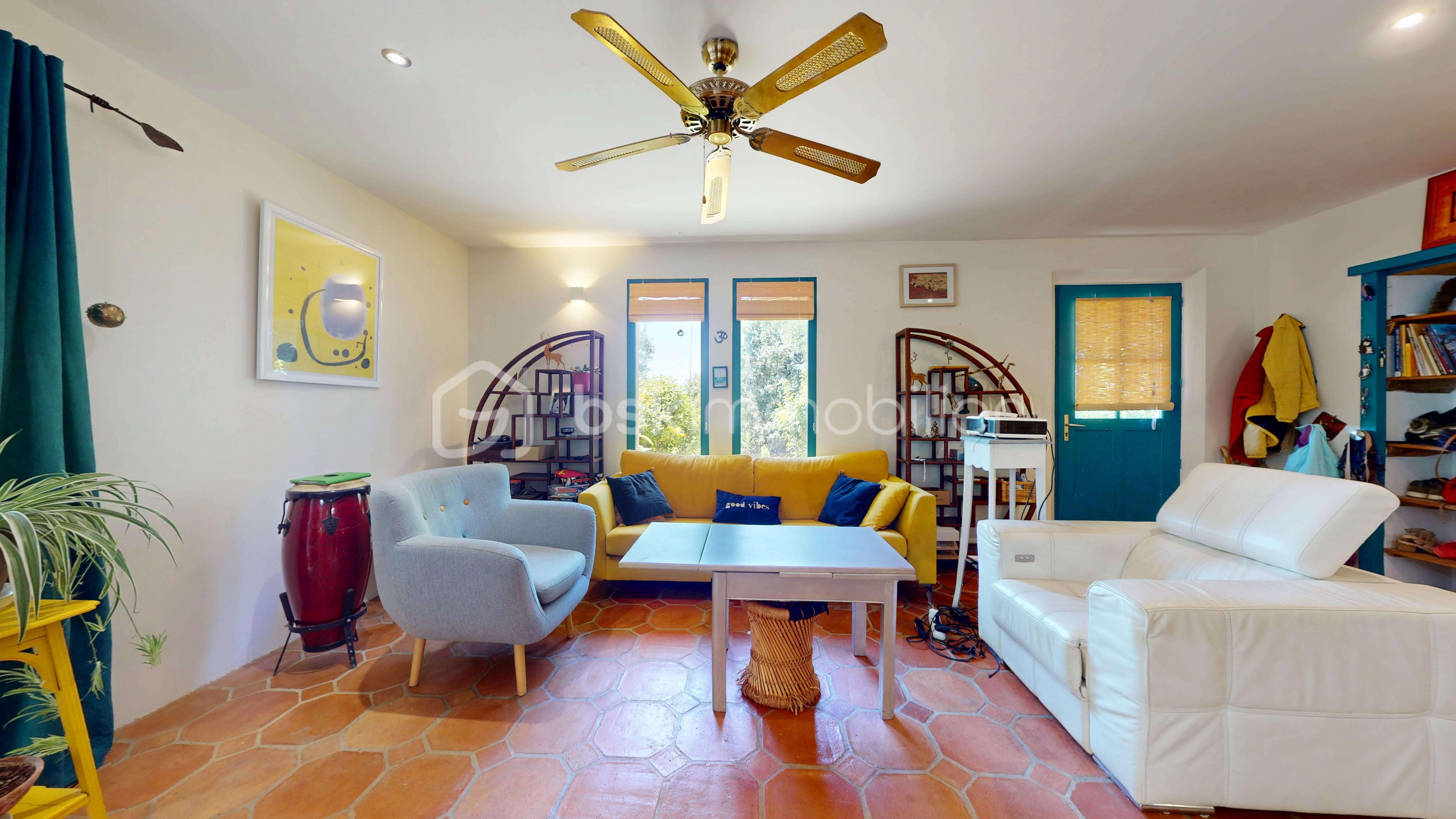 Maison traditionnelle de 136,60 m² - Maison_nature_plain_pied_T5_30630.jpg
