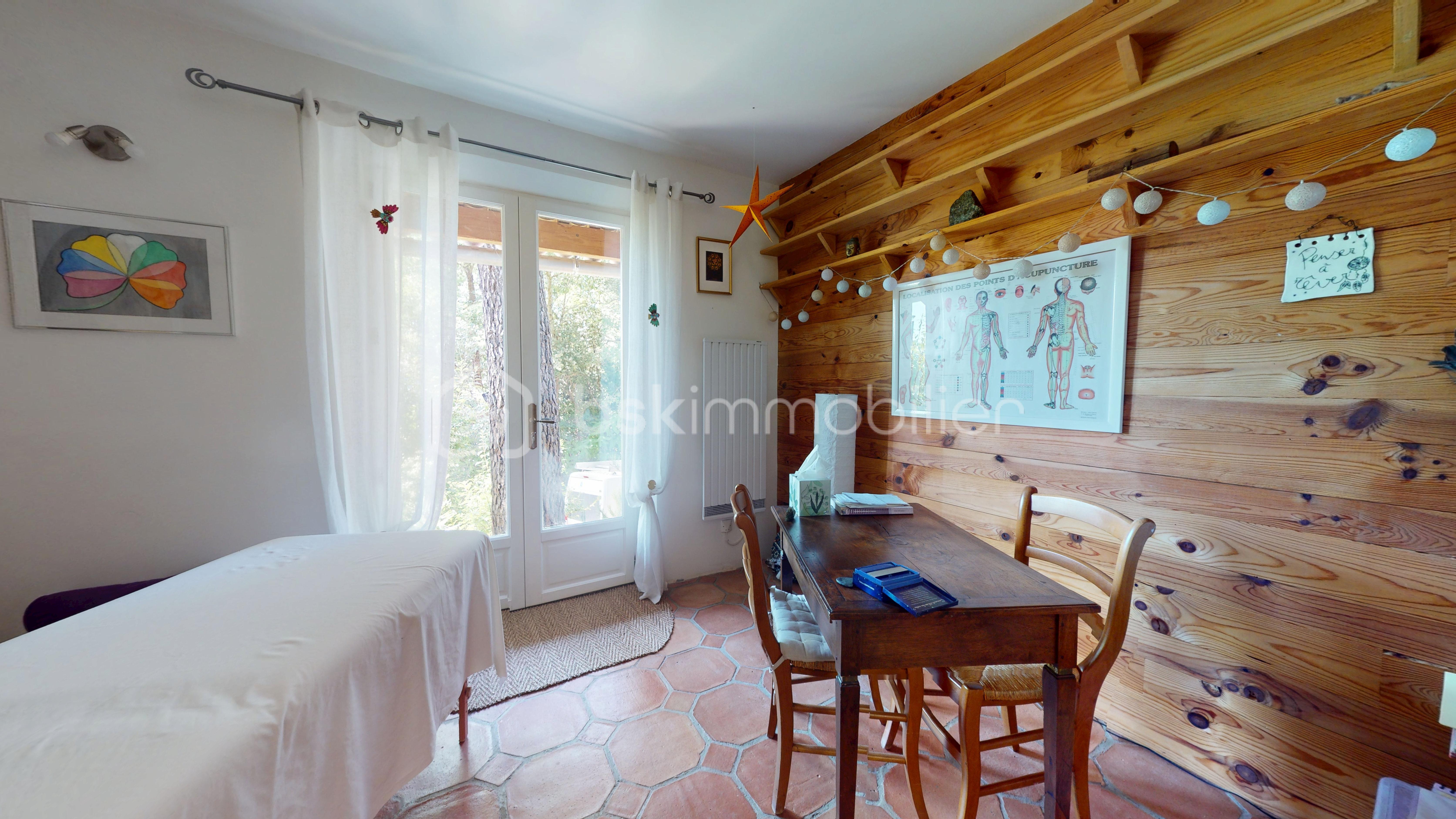 Maison traditionnelle de 136,60 m² - Maison_nature_plain_pied_T5_30630 7.jpg