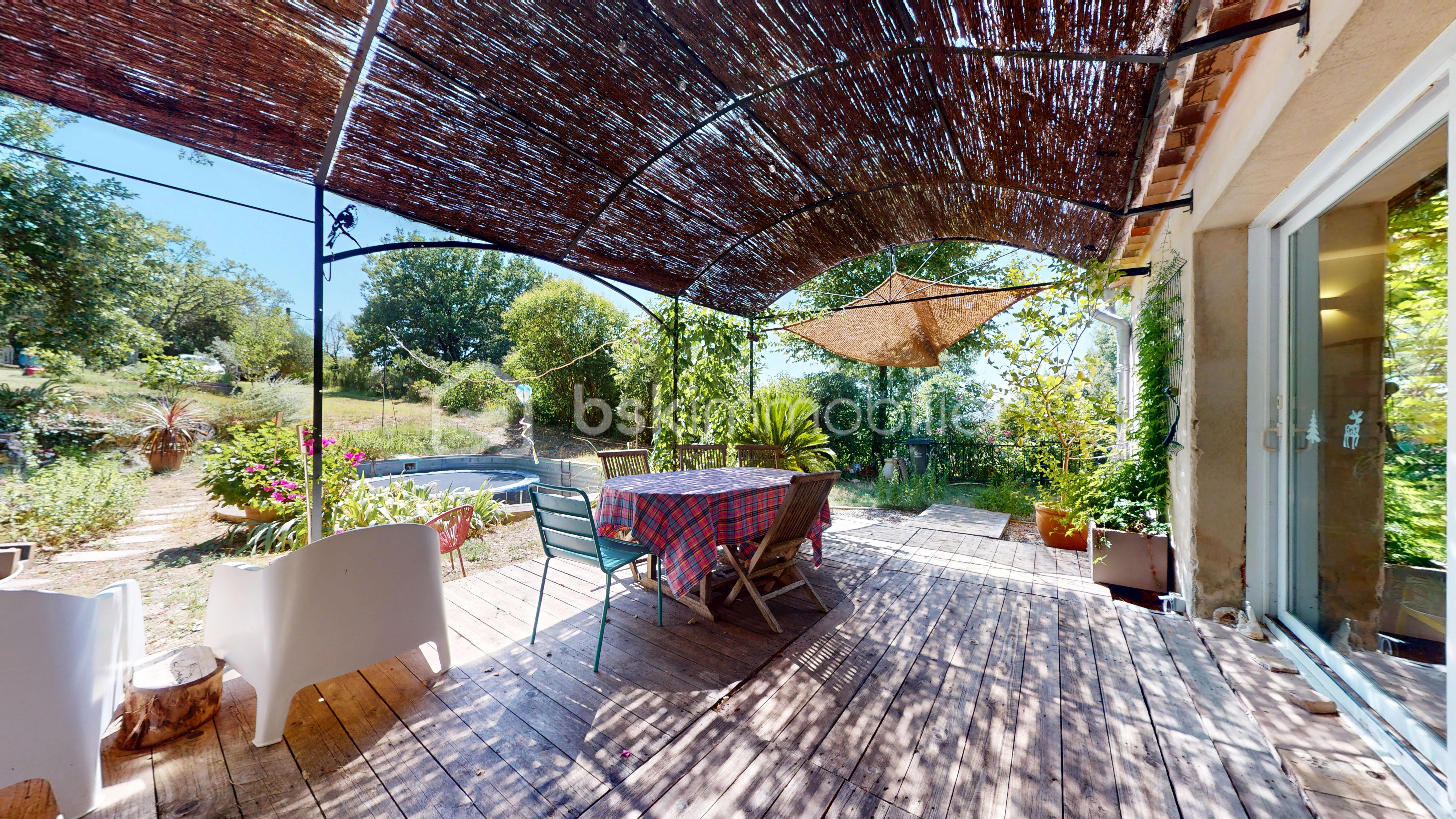 Maison traditionnelle de 136,60 m² - Maison_nature_plain_pied_T5_30630 19.jpg