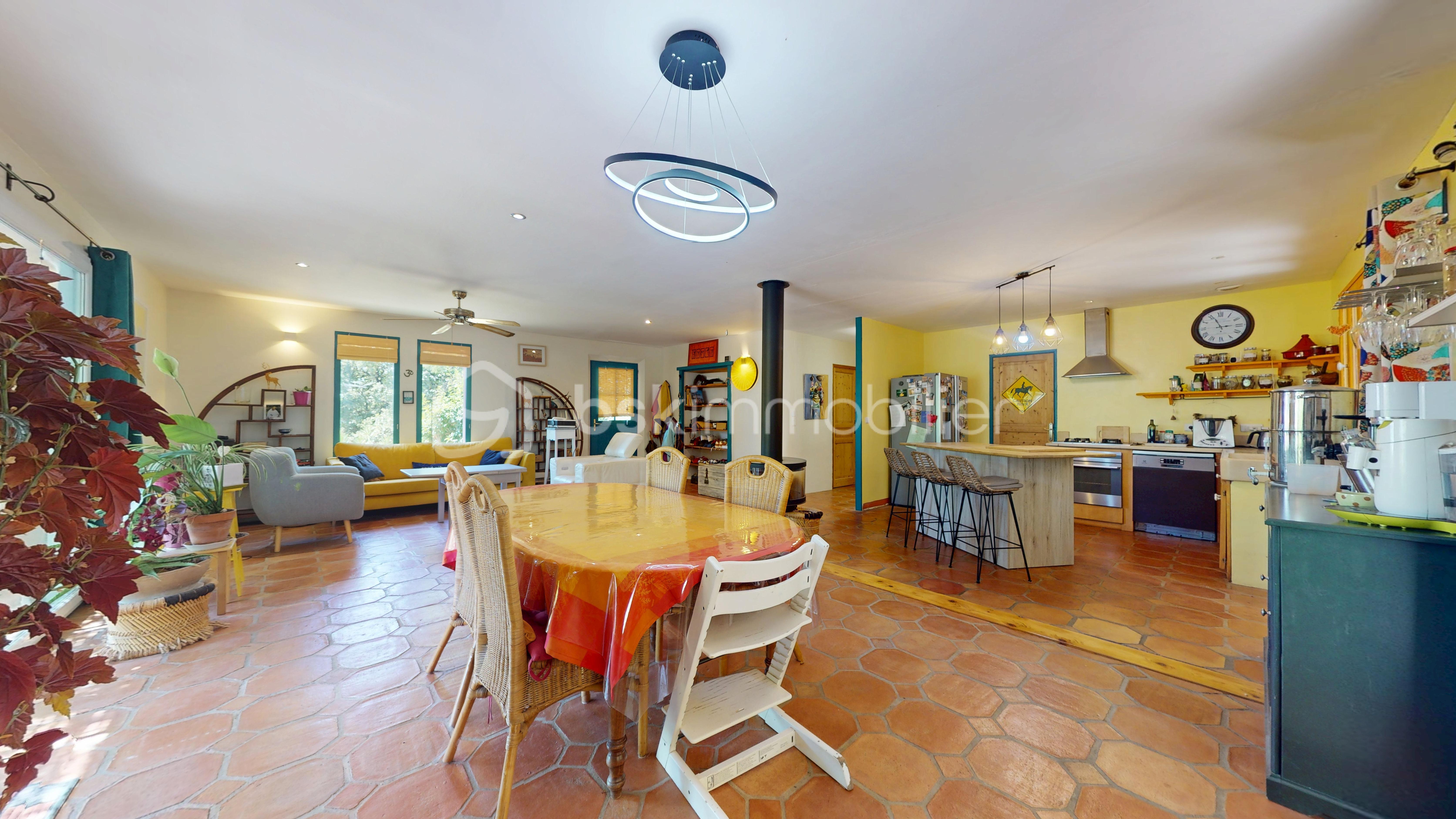 Maison traditionnelle de 136,60 m² - Maison_nature_plain_pied_T5_30630 6.jpg