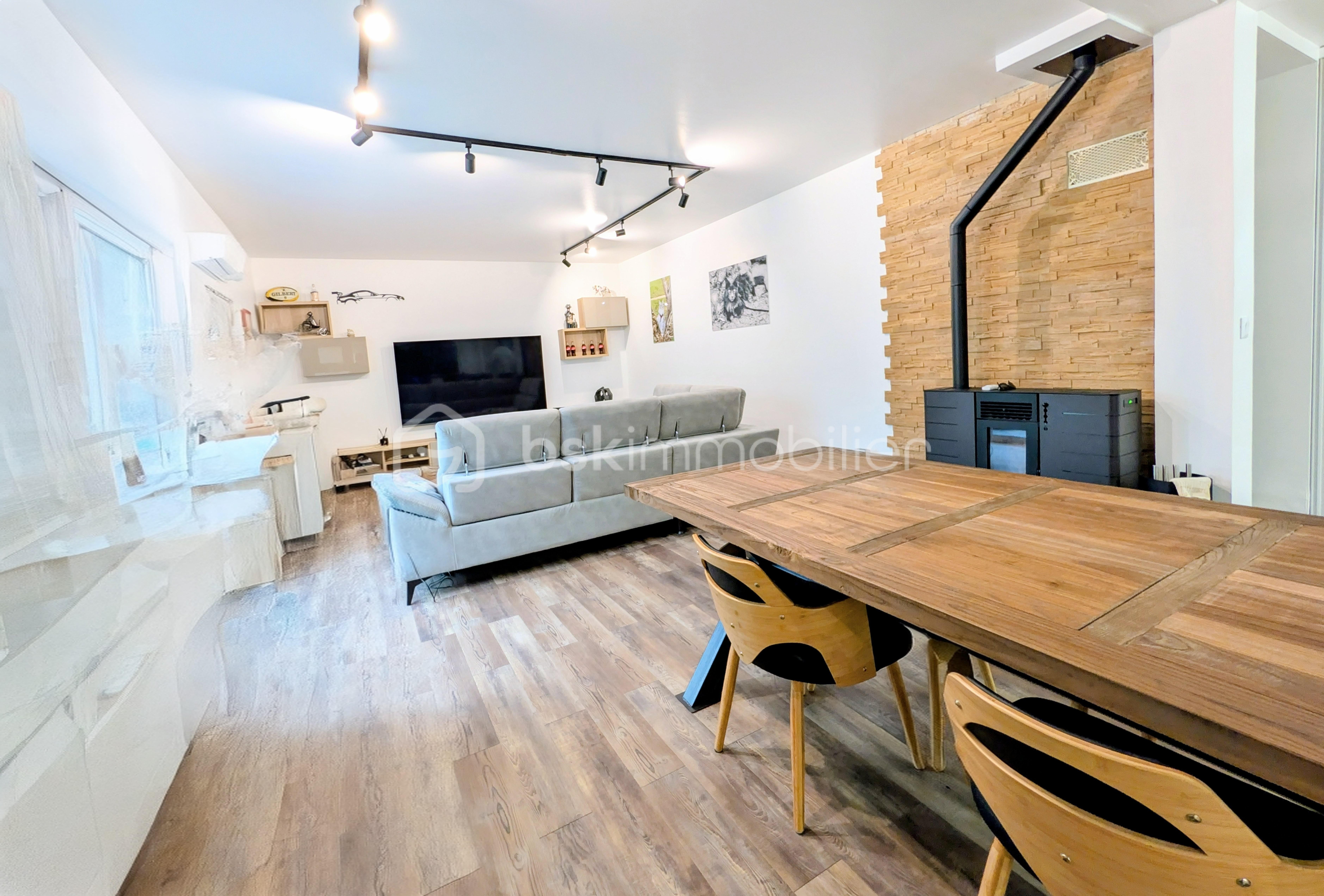 Maison traditionnelle de 174 m² - PXL_20251003_071053289~2.jpg