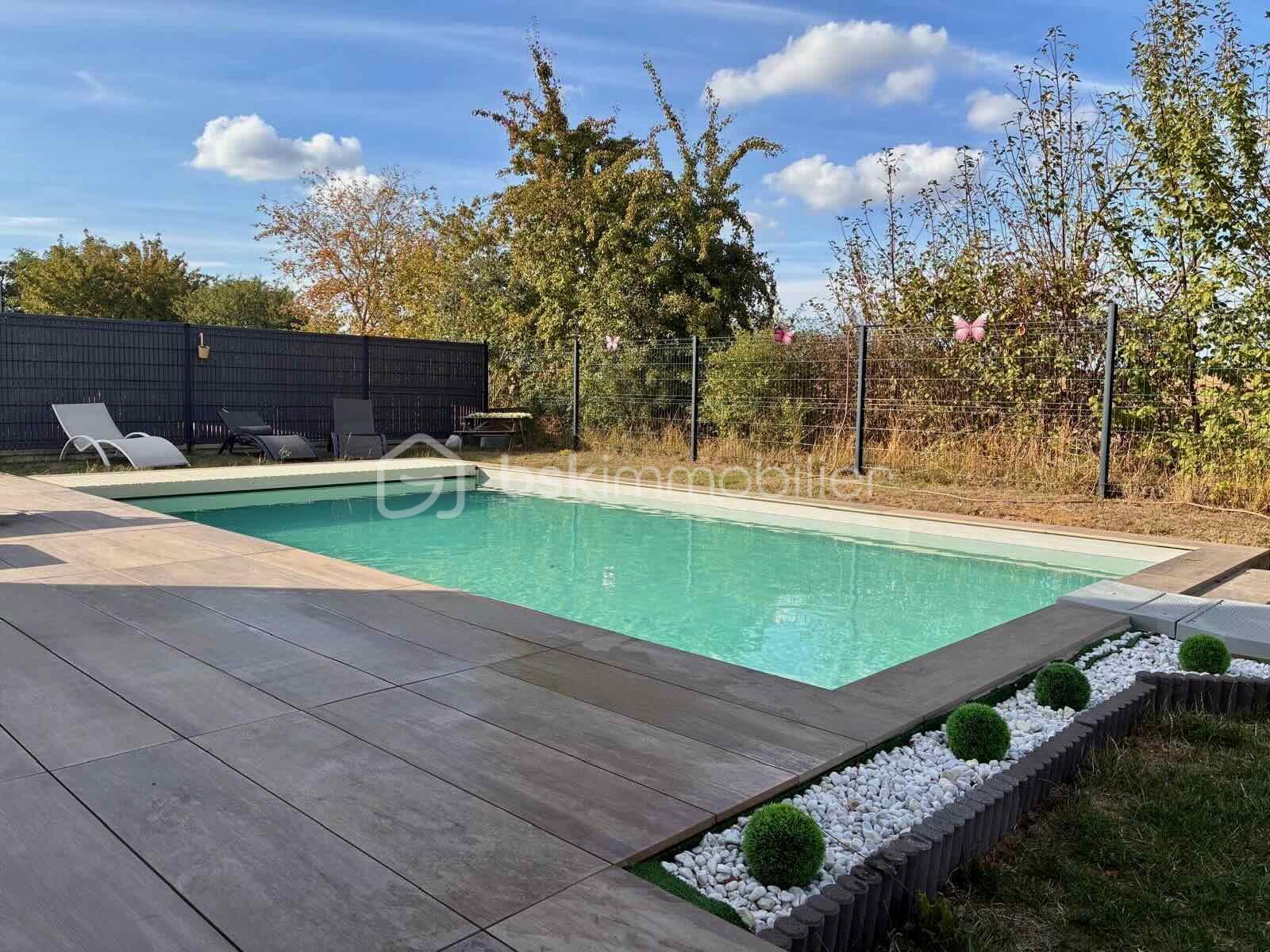 Maison 6 pièces 153 m² · à Rodemack · 153 m² · 590 000 €