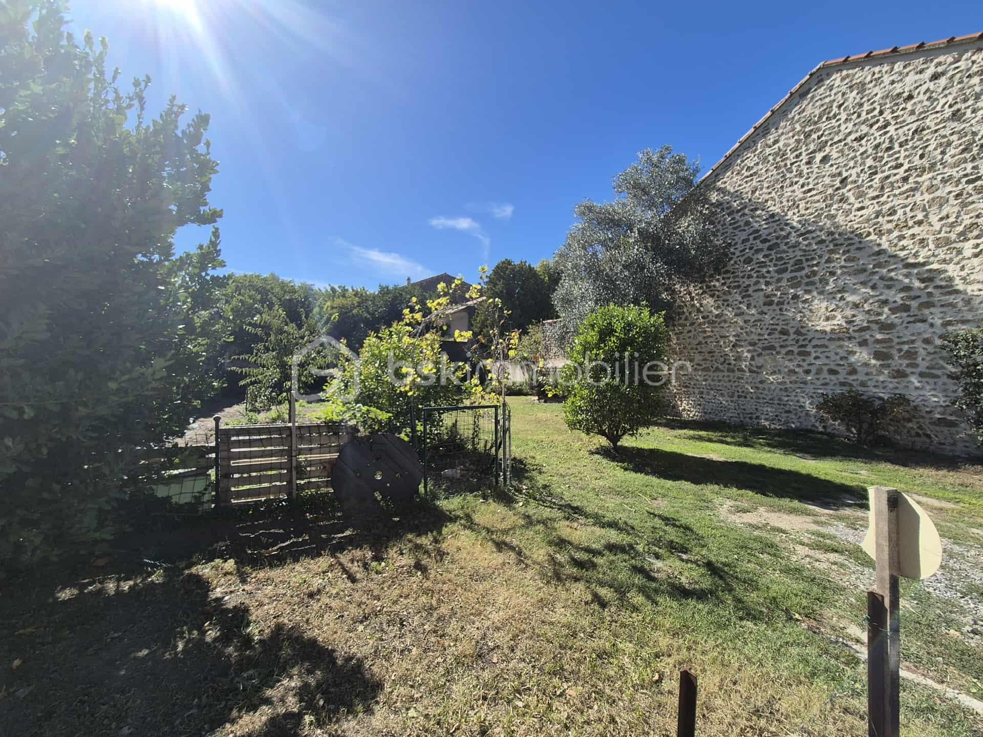 Terrain de 325 m² - terrain2.jfif