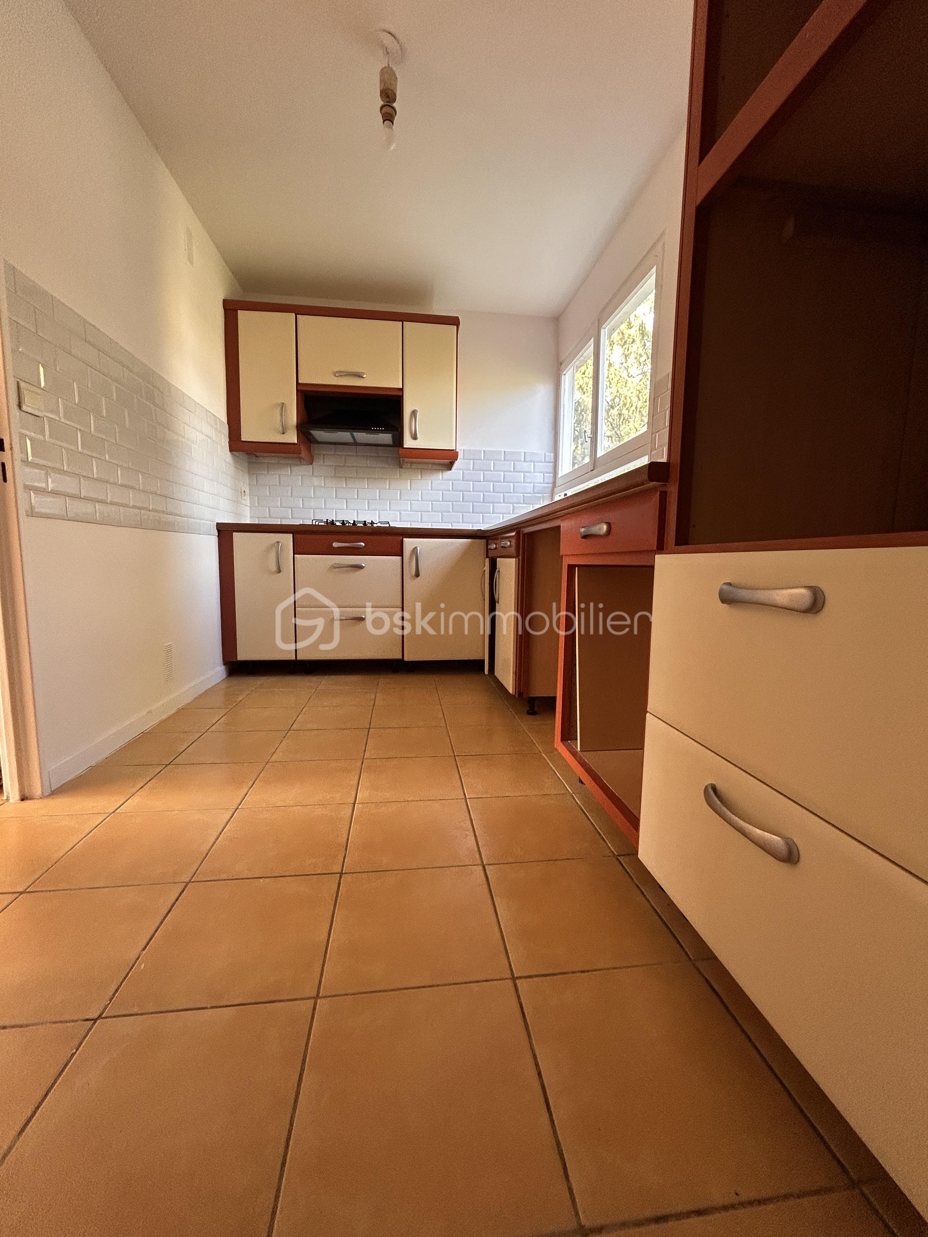Appartement 3 pièces 61 m² · à Epinay-sous-Senart · 61 m² · 95 000 €