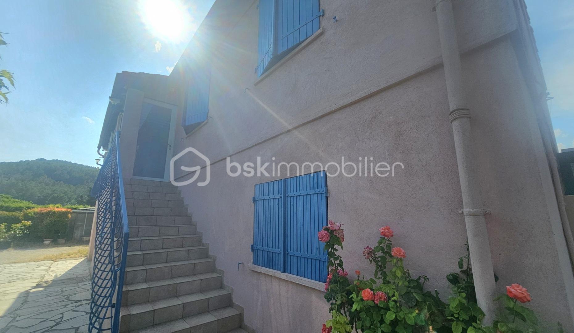 Maison traditionnelle de 140 m² - 58192.jpg