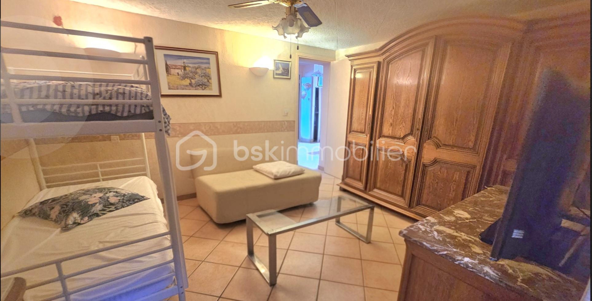 Maison traditionnelle de 140 m² - 58211.jpg