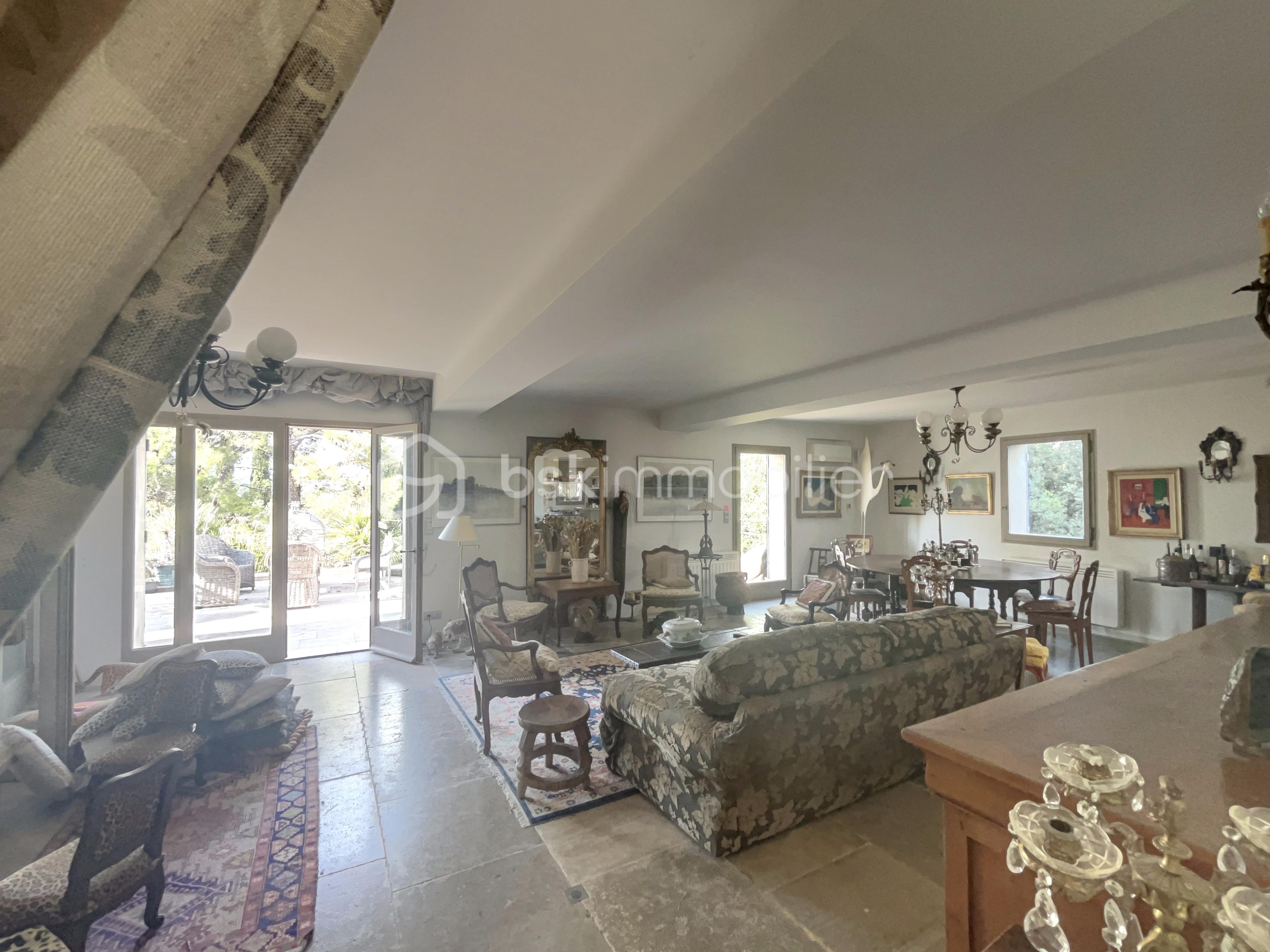 Maison provencale de 176 m² - SALON-3.jpg