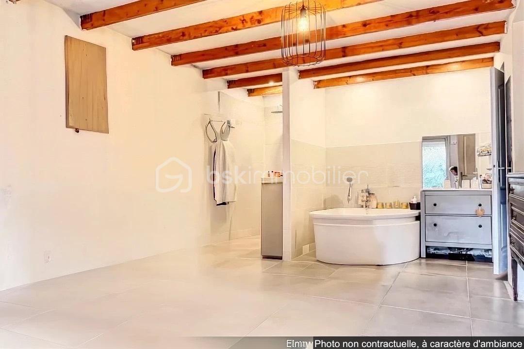 Maison traditionnelle de 155 m² - 719C3FE3-7BDA-C58A-5333-9542B6F356C4.jpg