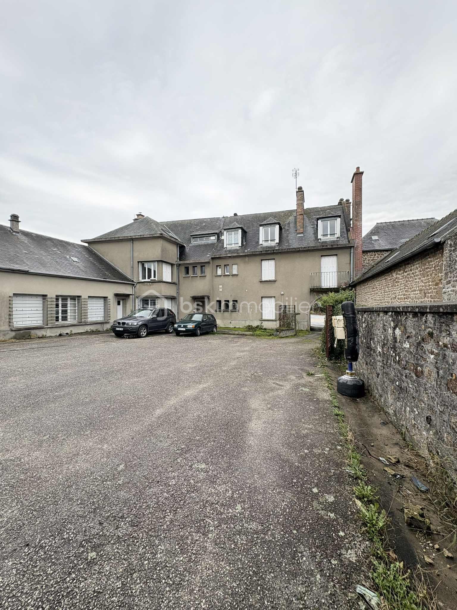 Immeuble mixte de 573 m² - 511dc679-94ef-4f80-bee1-1c4c599fc99d.jpg