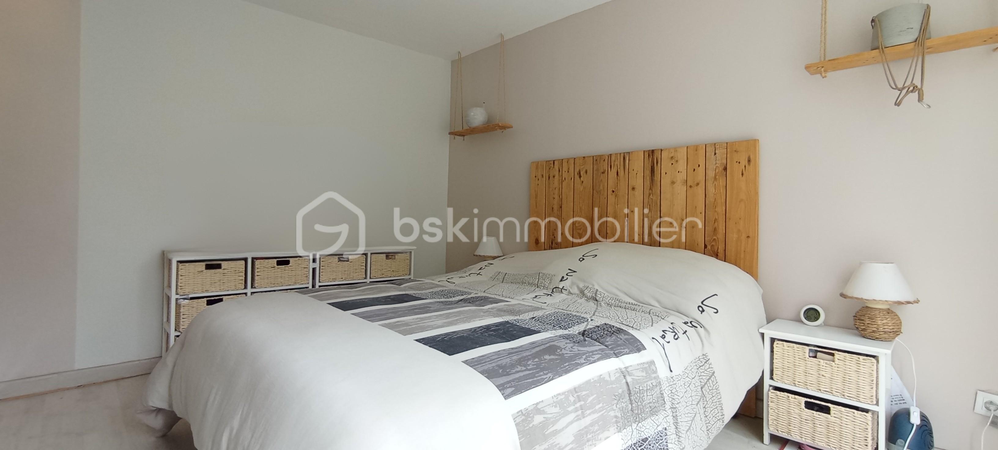 Maison de 100 m² - CHAMBRE RDC (2).jpg