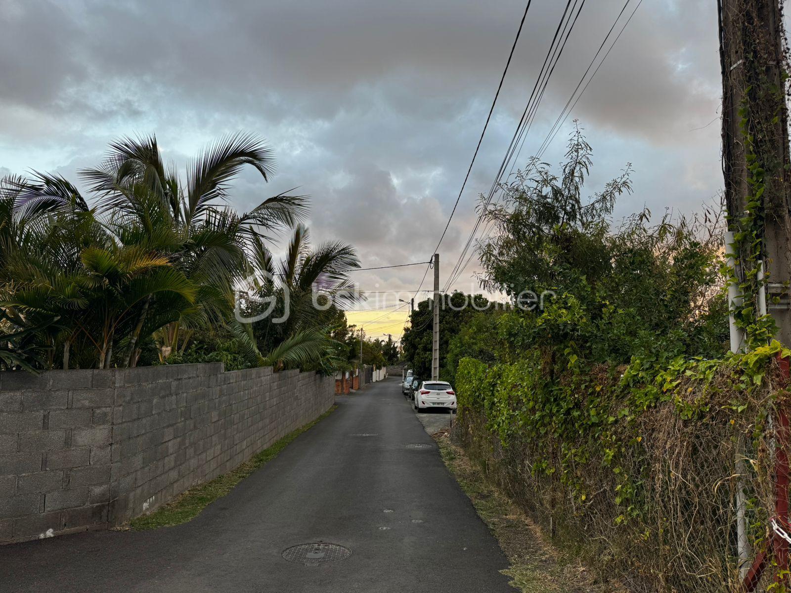 Terrain de 987 m² - WhatsApp Image 2025-11-05 à 21.55.26_0aa00d43.jpg