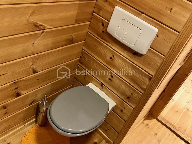 putman wc.jpeg
