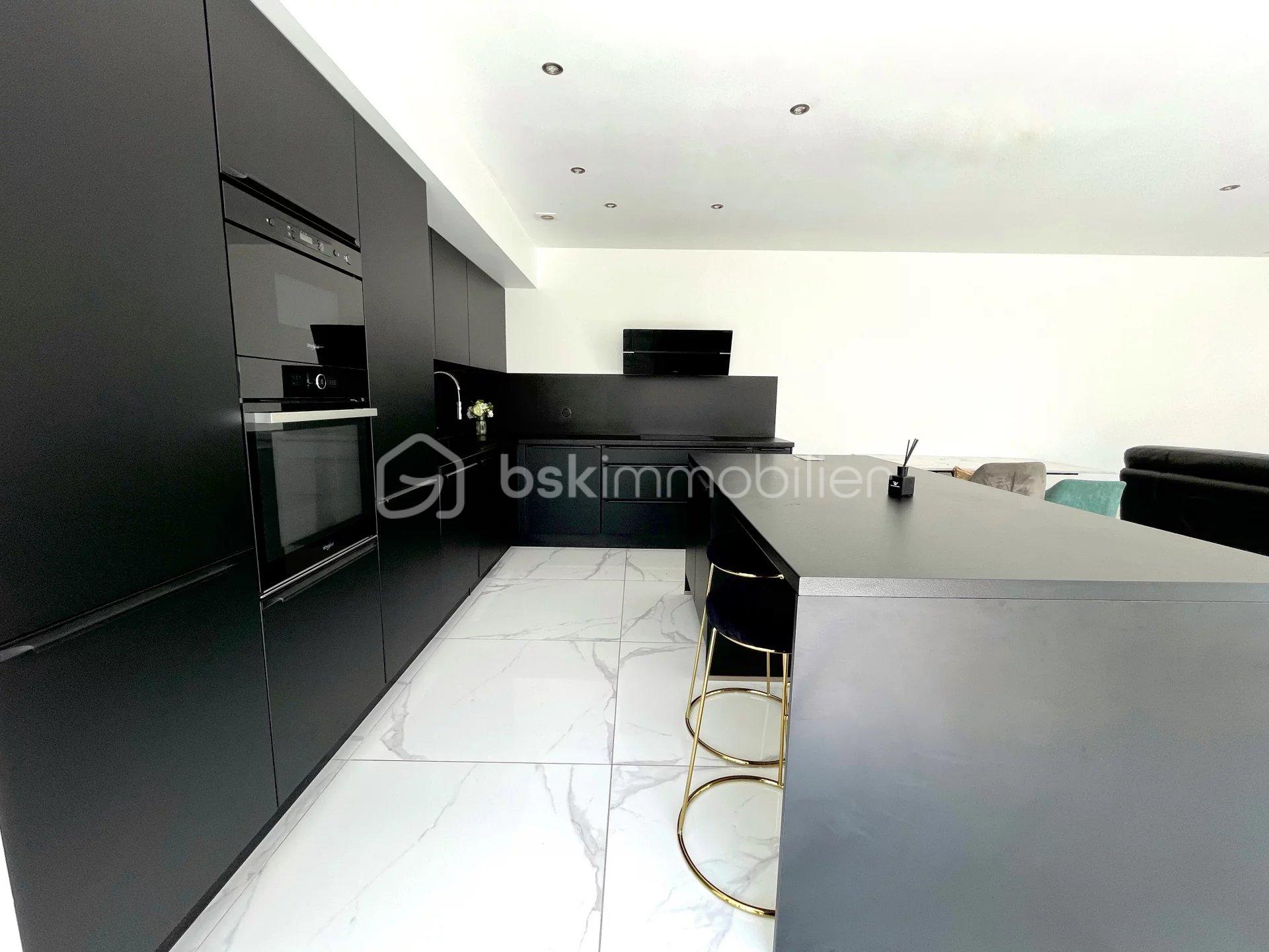 Maison de 139 m² - bc54ff1e02bacad485dea154f55e46d7_3169782f02_1920.jpg