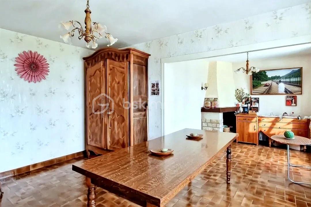 Maison traditionnelle de 85 m² - salon-séjour.jpg