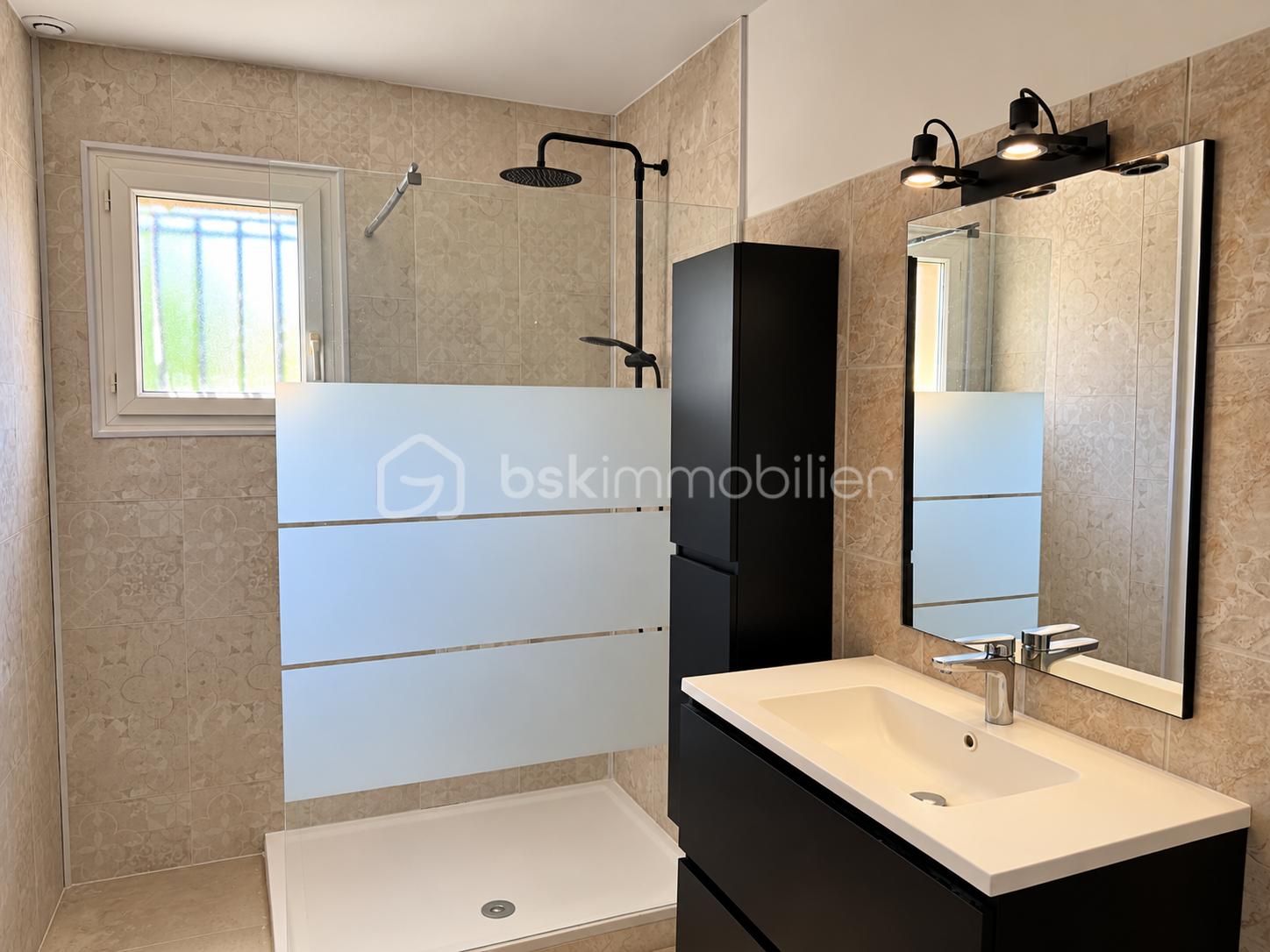 salle d'eau retouchée.png