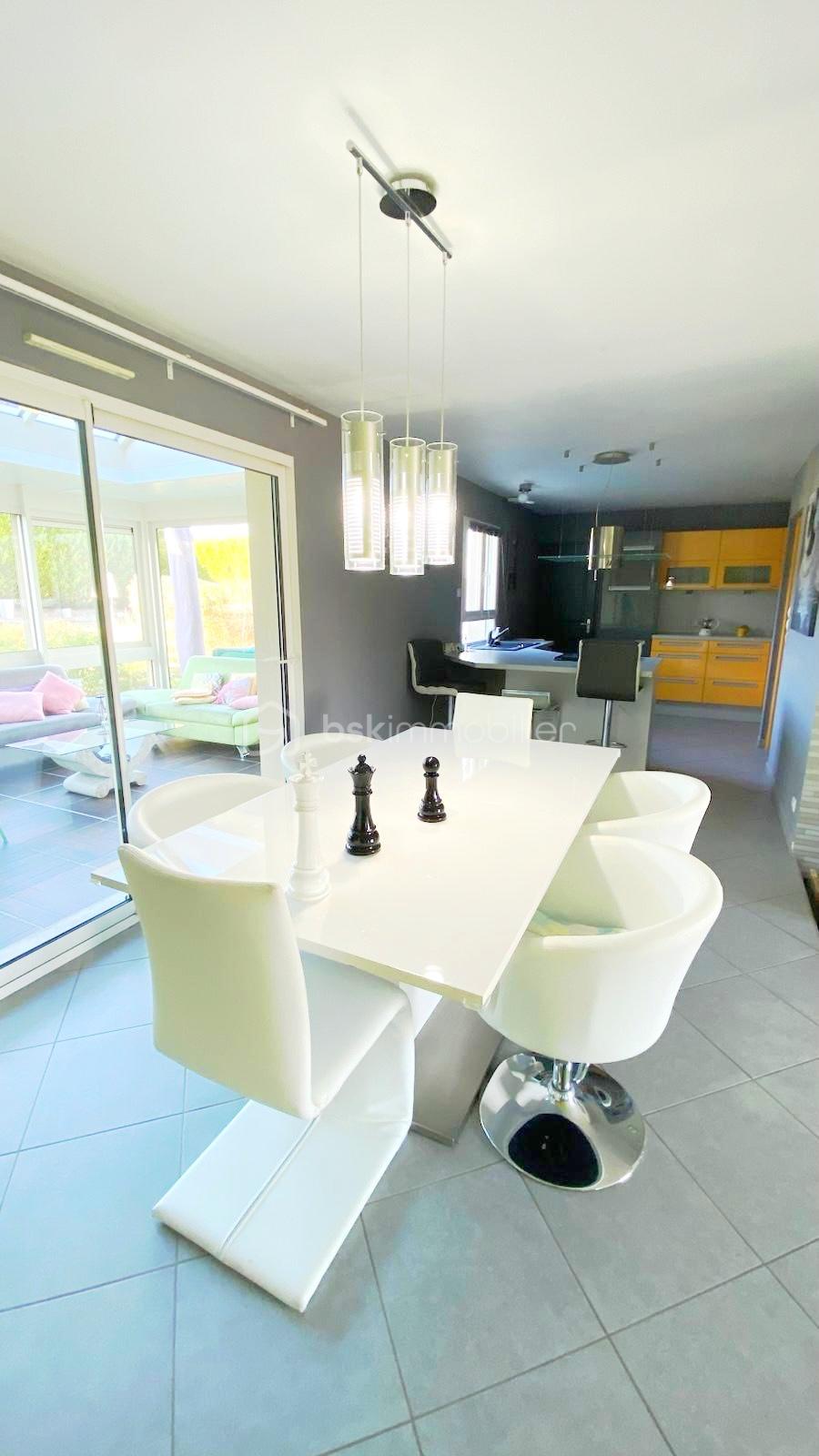 Maison de 130 m² - 1764257457564.jpg