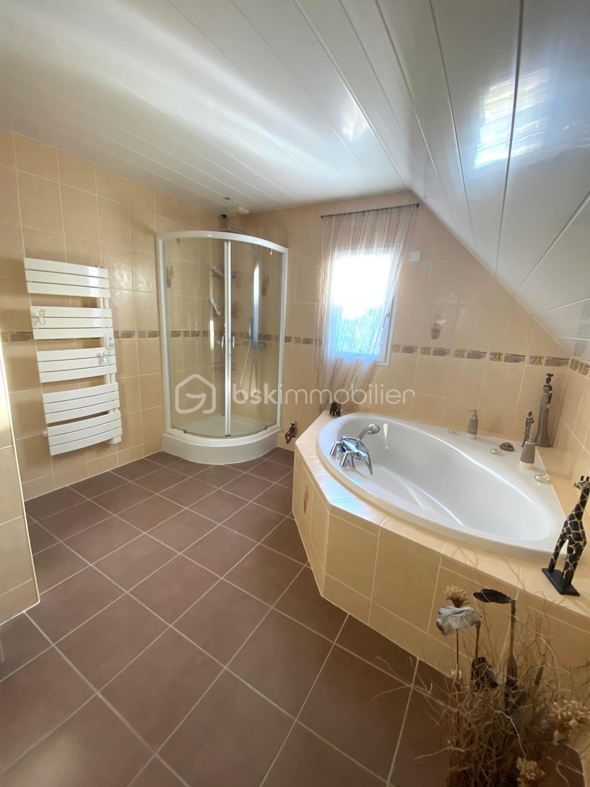 Maison de 130 m² - 1764257457618.jpg