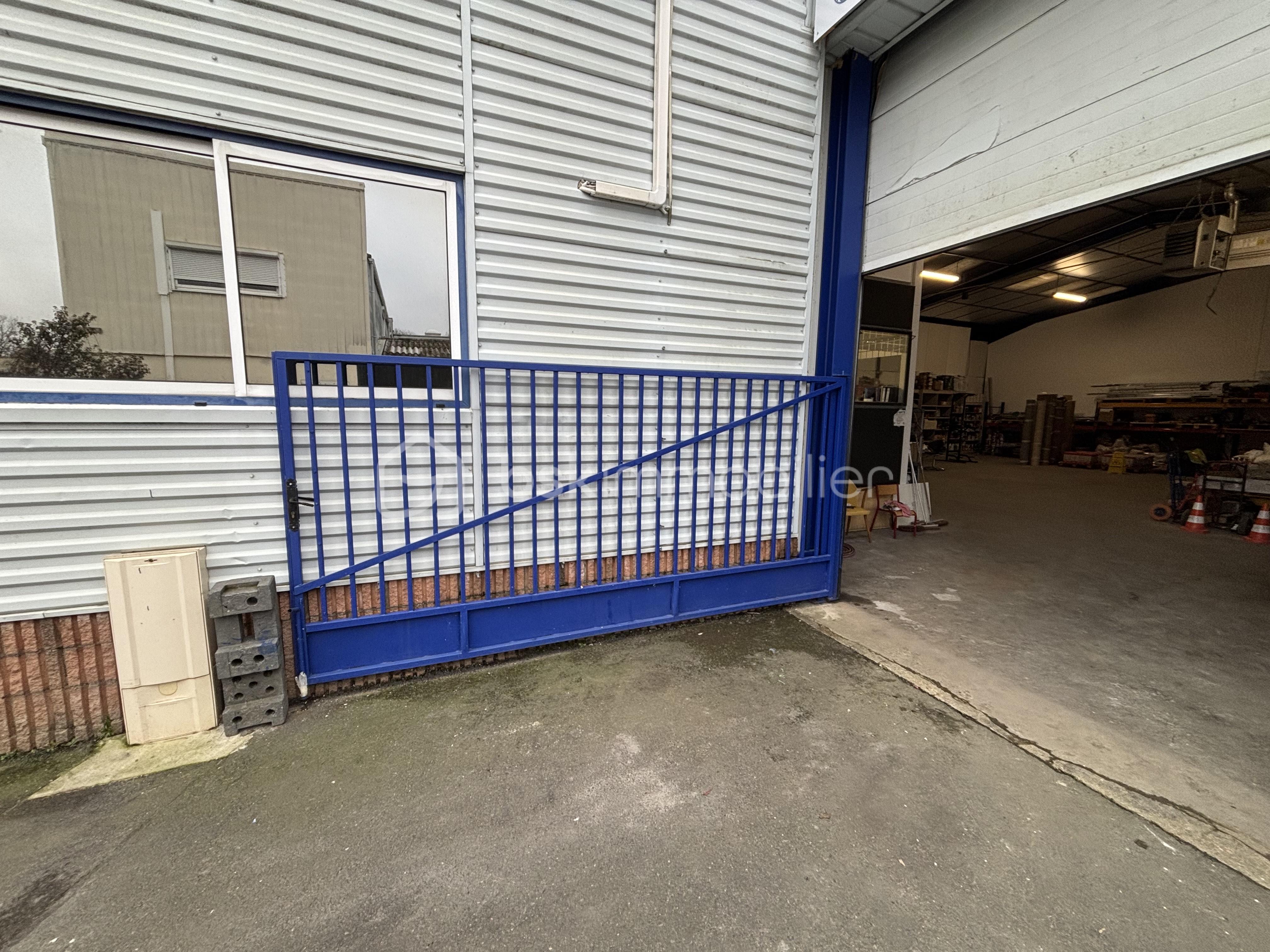 Local d'activités de 280 m² - IMG_9342.jpeg