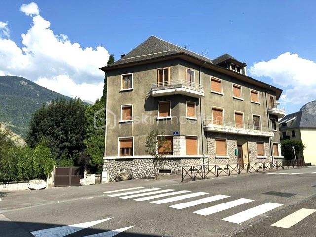 Appartement 3 pièces 90 m² · à Saint-Jean-de-Maurienne · 90,3 m² · 165 000 €