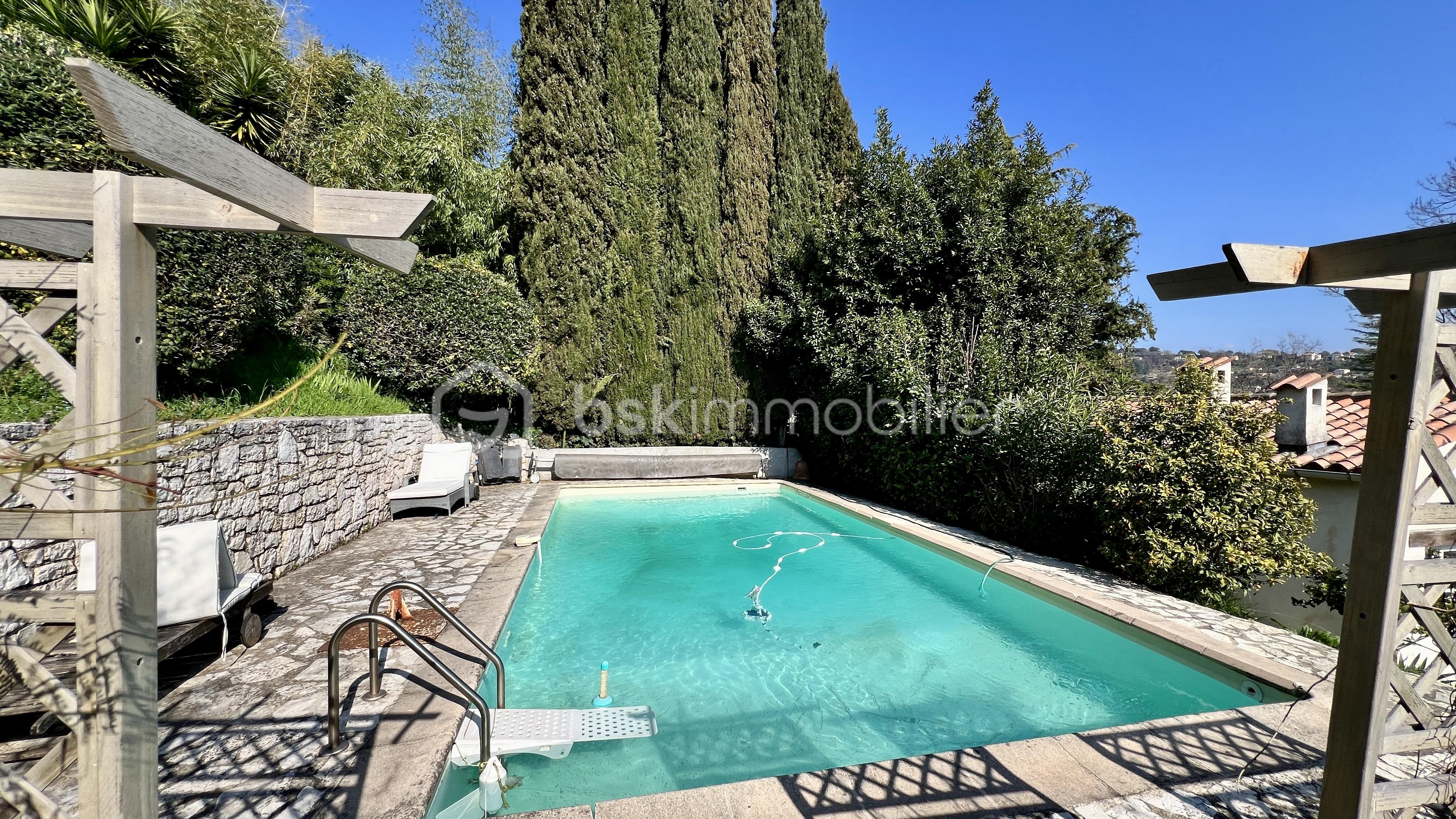 Maison 7 pièces 225 m² · à La Colle-sur-Loup · 225 m² · 849 000 €