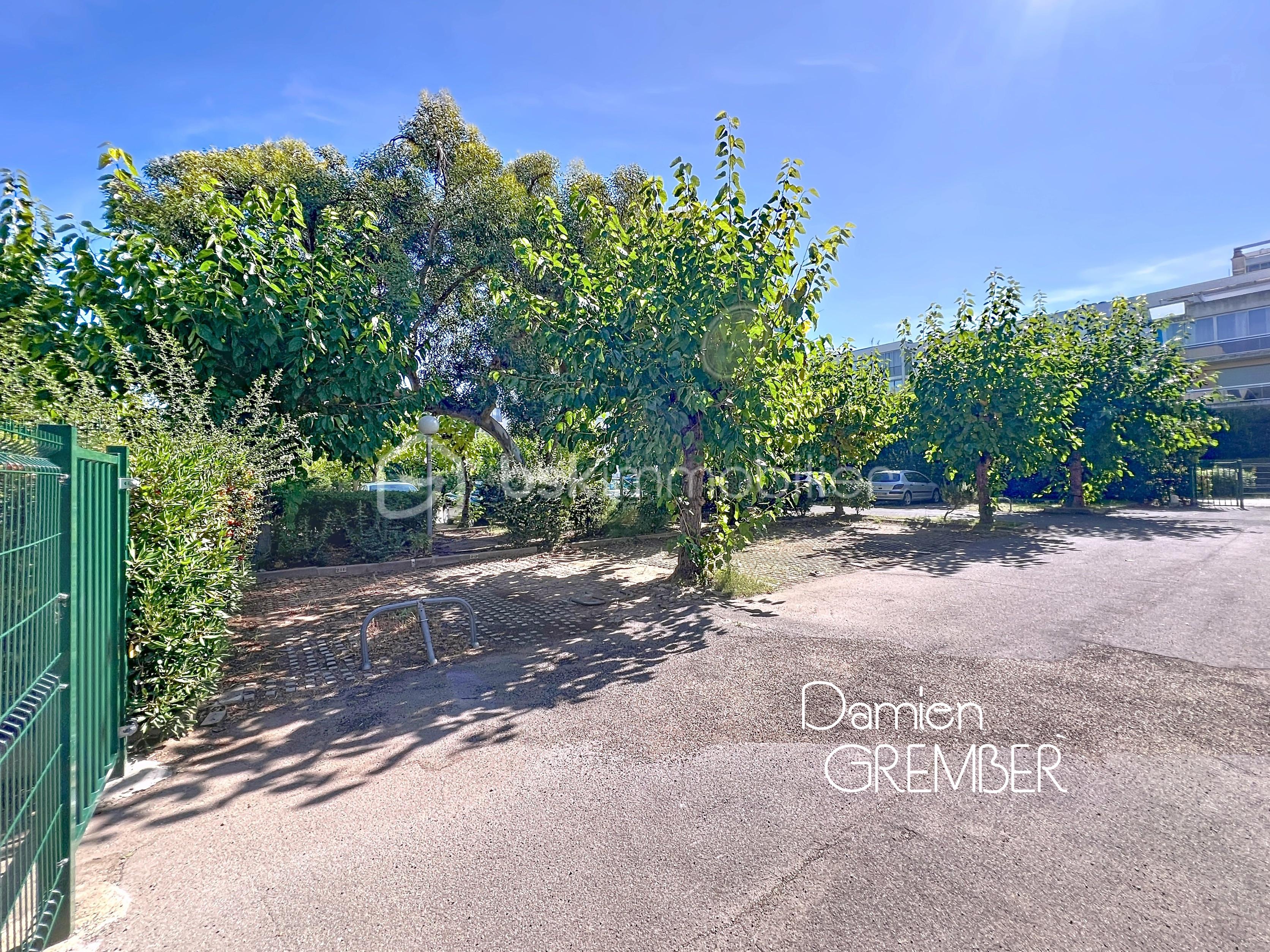 Appartement de 60,75 m² - Parking.jpg